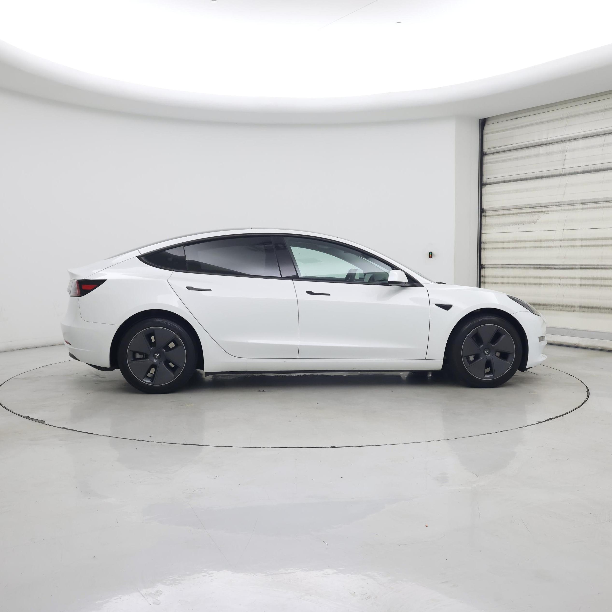 Thumbnail: 2023 Tesla Model 3 - 7