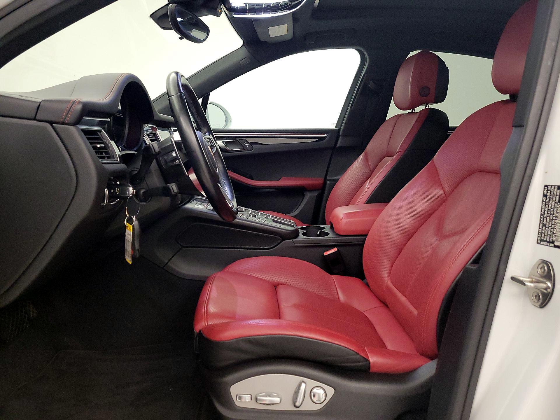 Thumbnail: 2018 Porsche Macan - 11