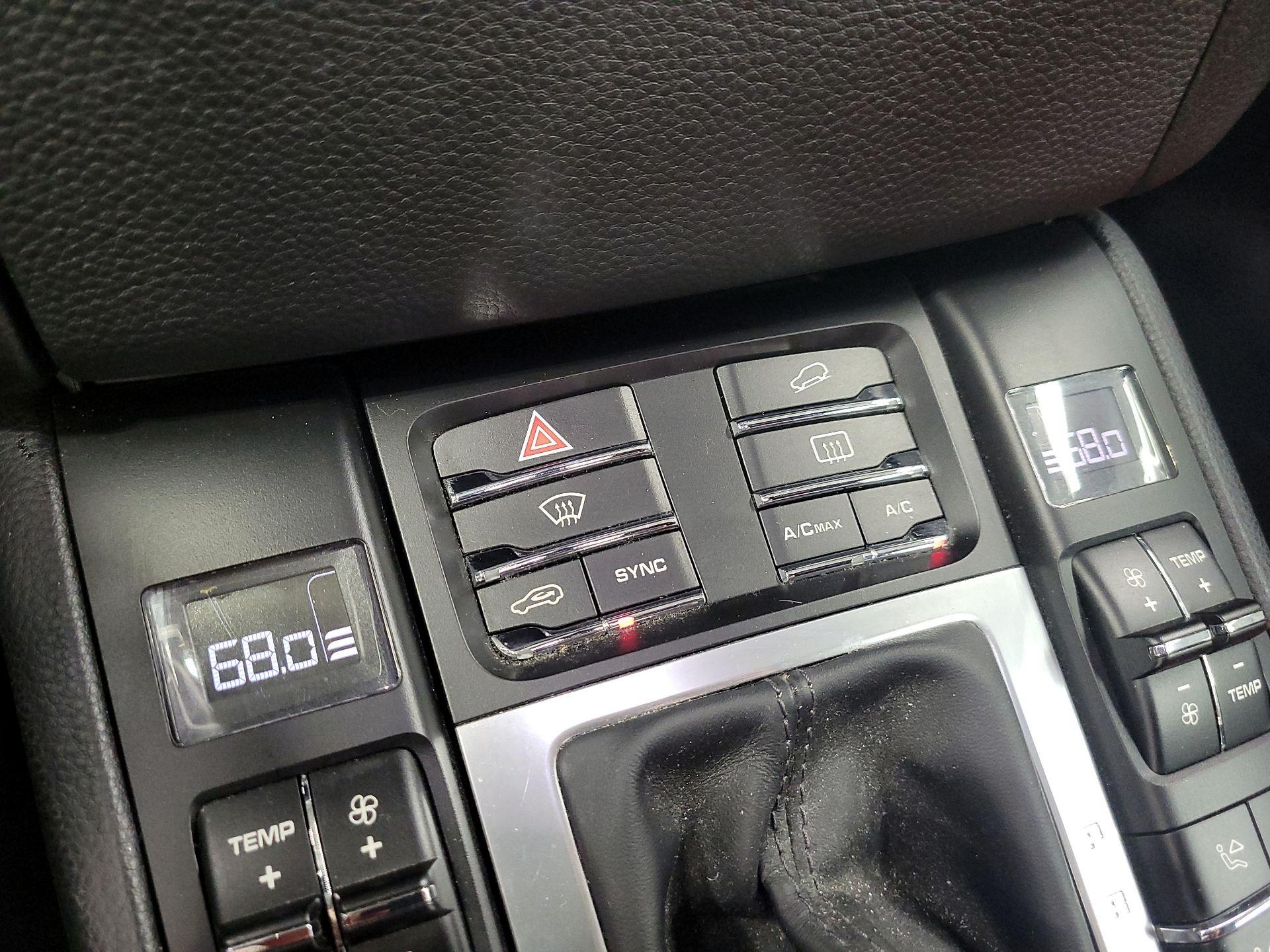 Thumbnail: 2018 Porsche Macan - 16