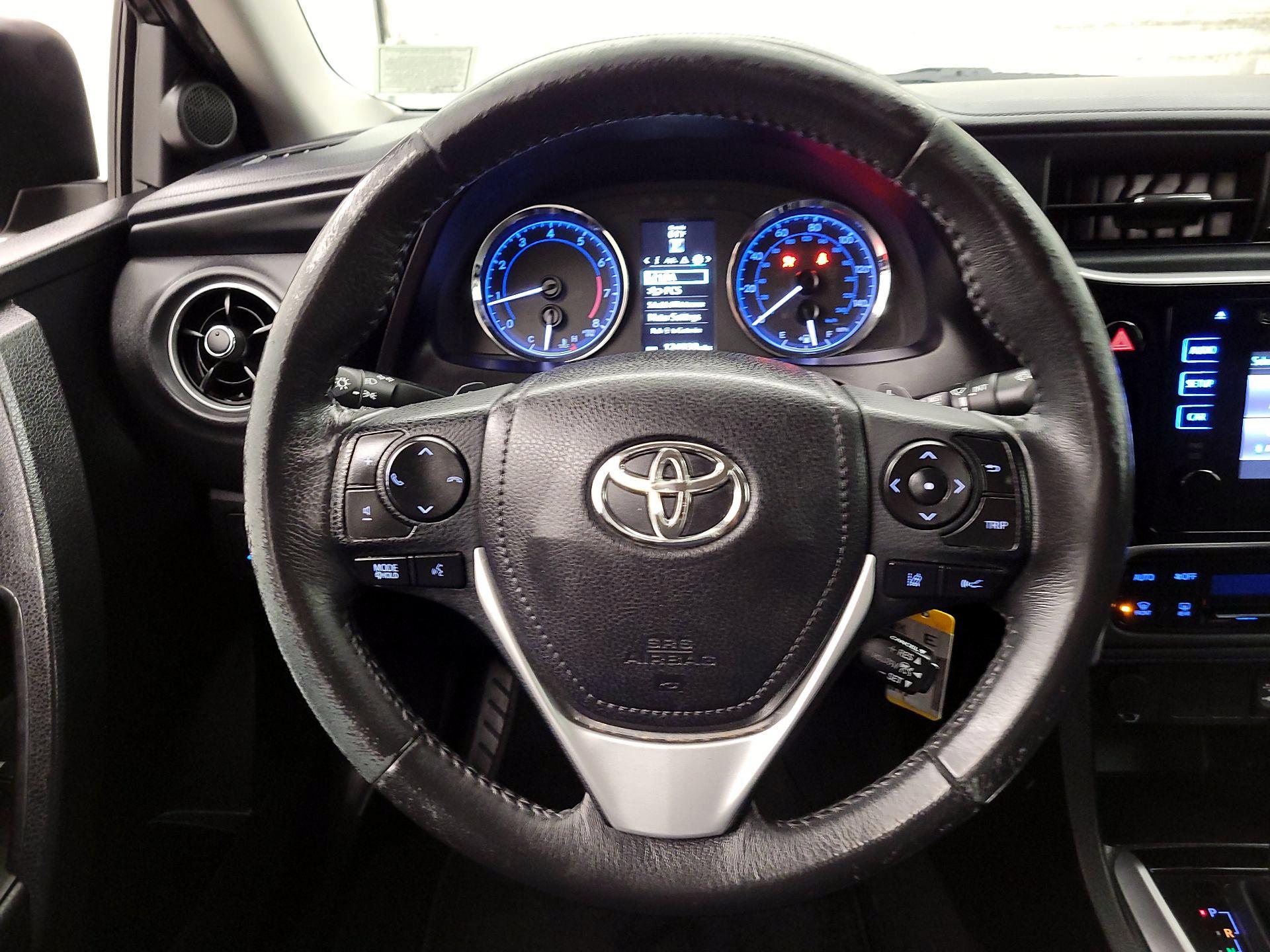 Thumbnail: 2017 Toyota Corolla - 10