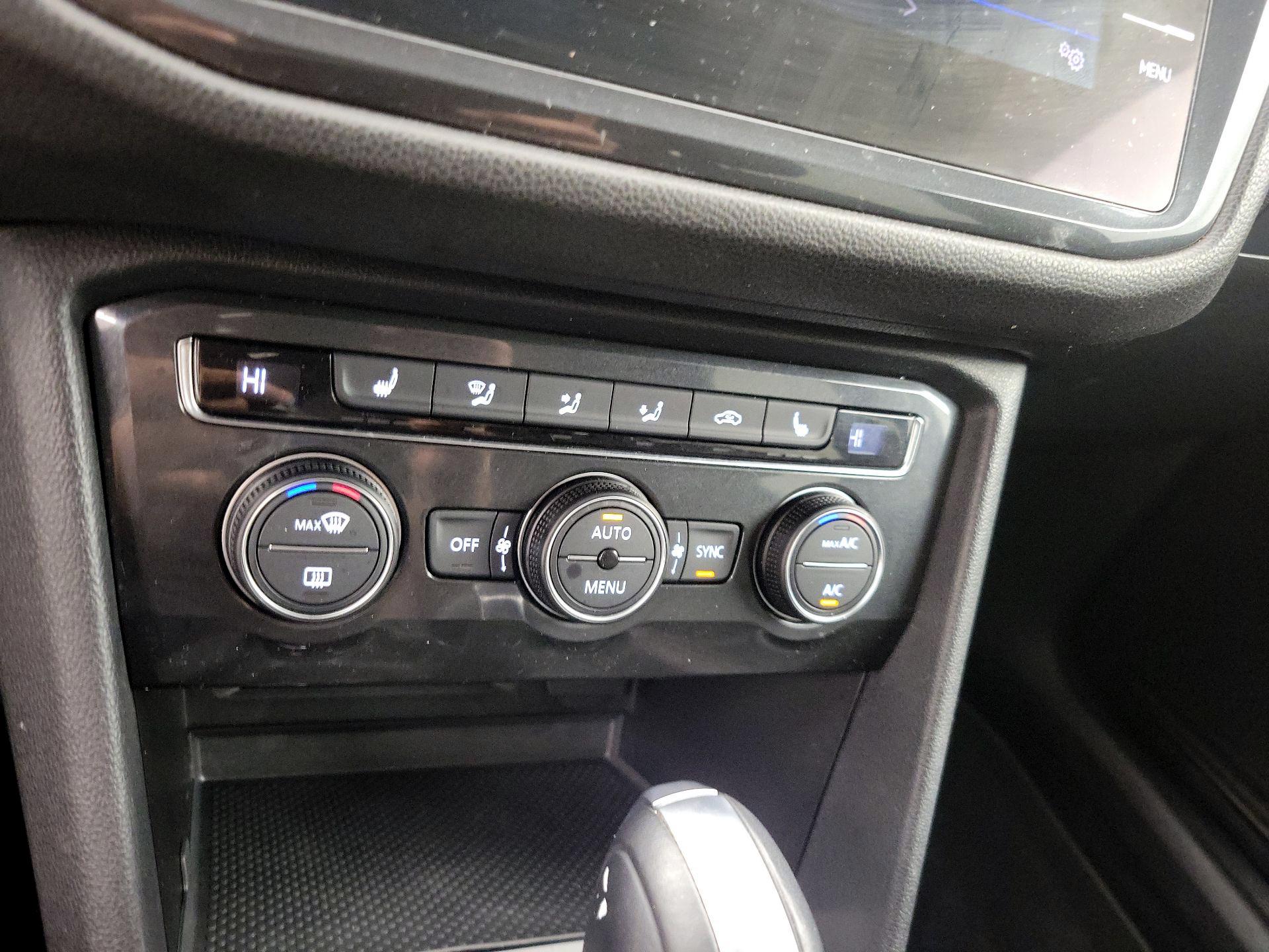 Thumbnail: 2018 Volkswagen Tiguan - 16