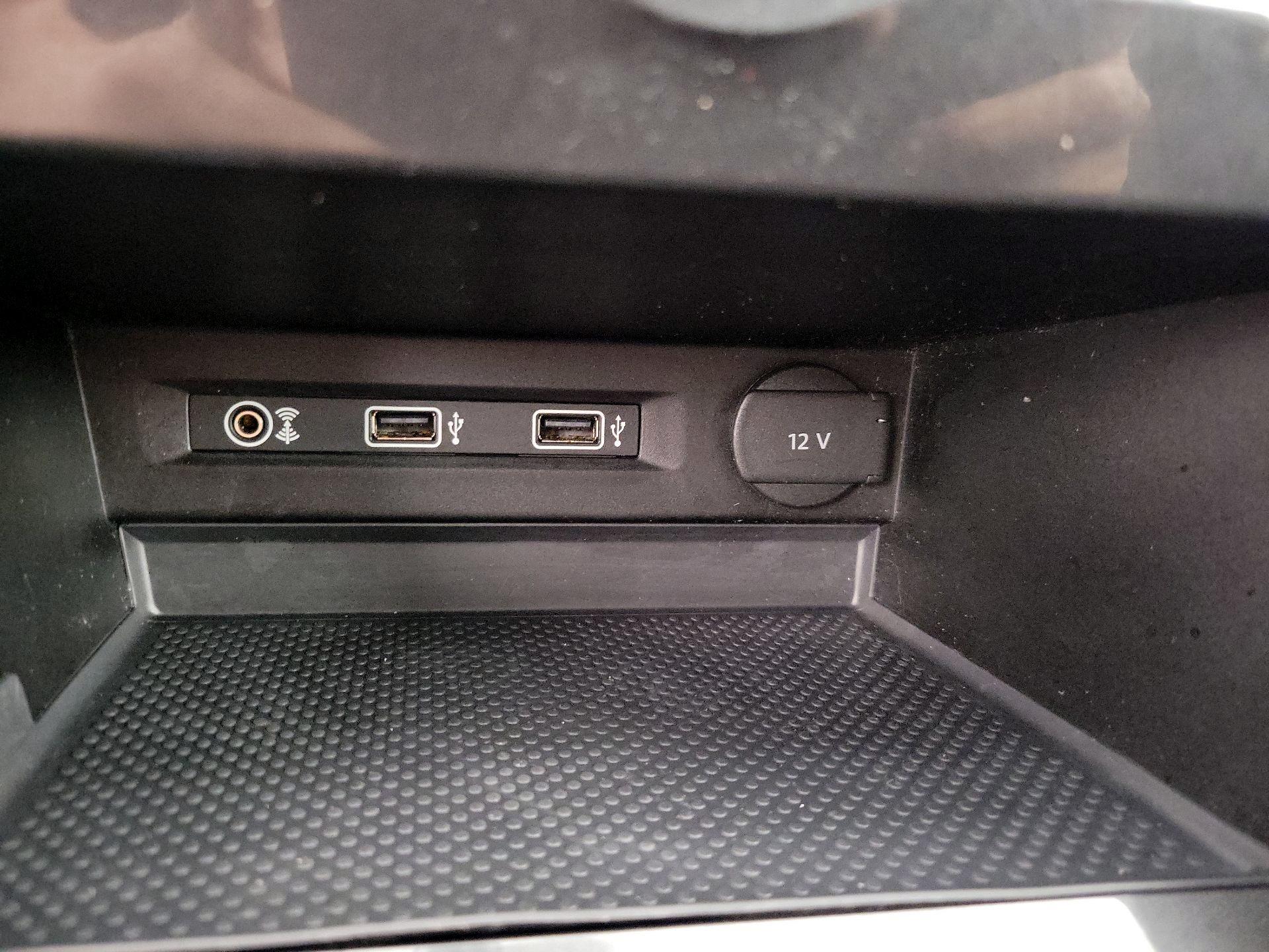 Thumbnail: 2018 Volkswagen Tiguan - 18