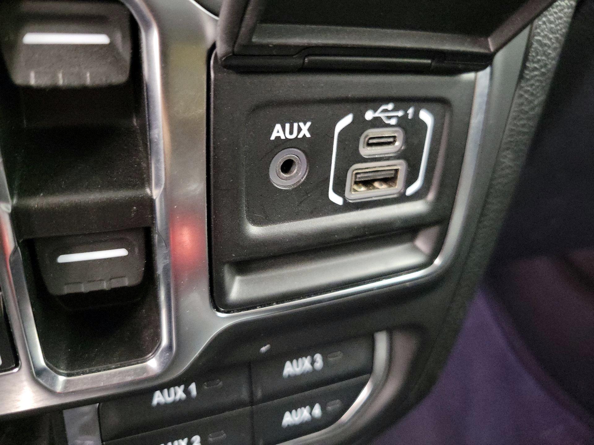 Thumbnail: 2021 Jeep Wrangler - 19