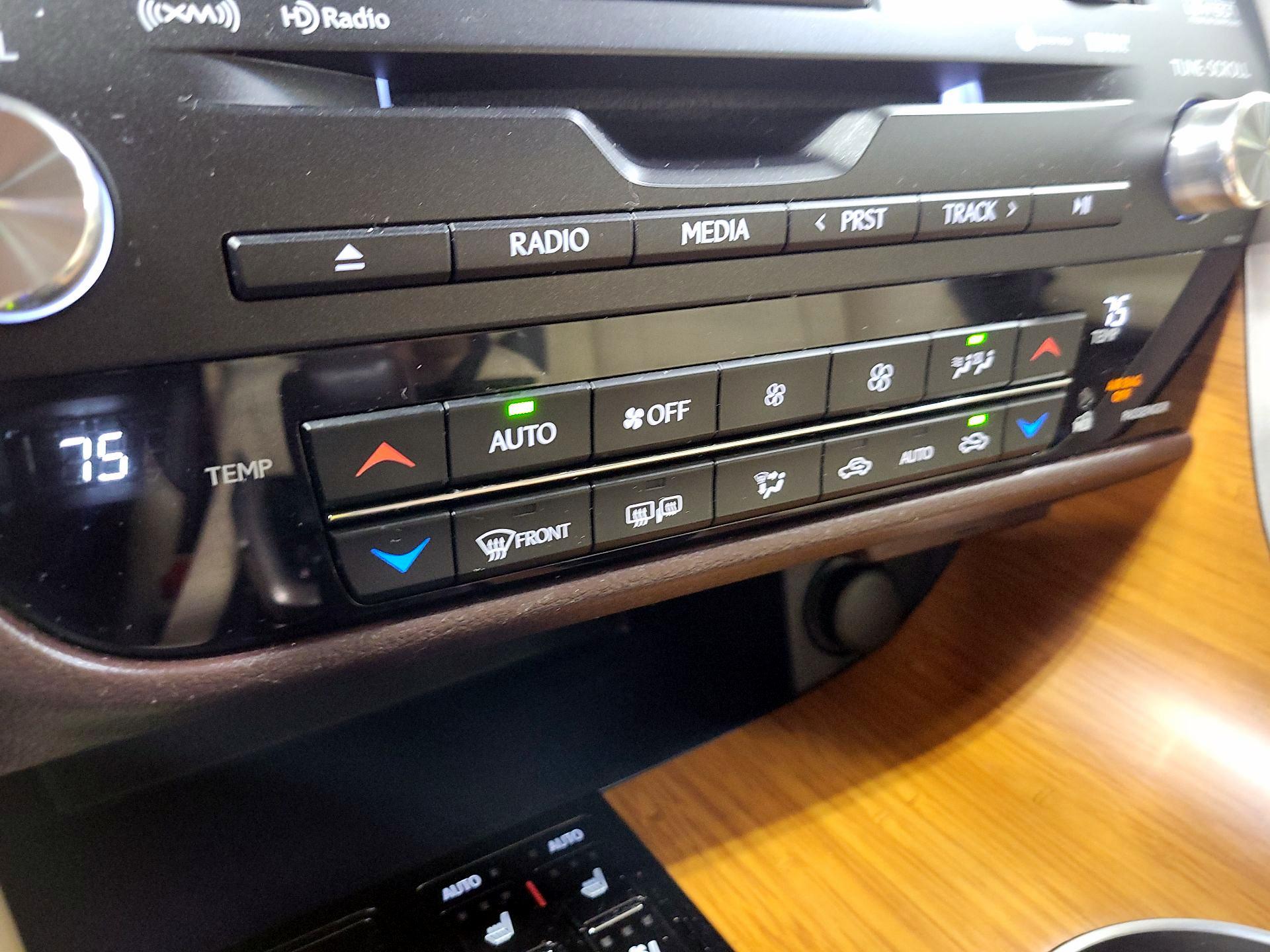 Thumbnail: 2016 Lexus RX - 17