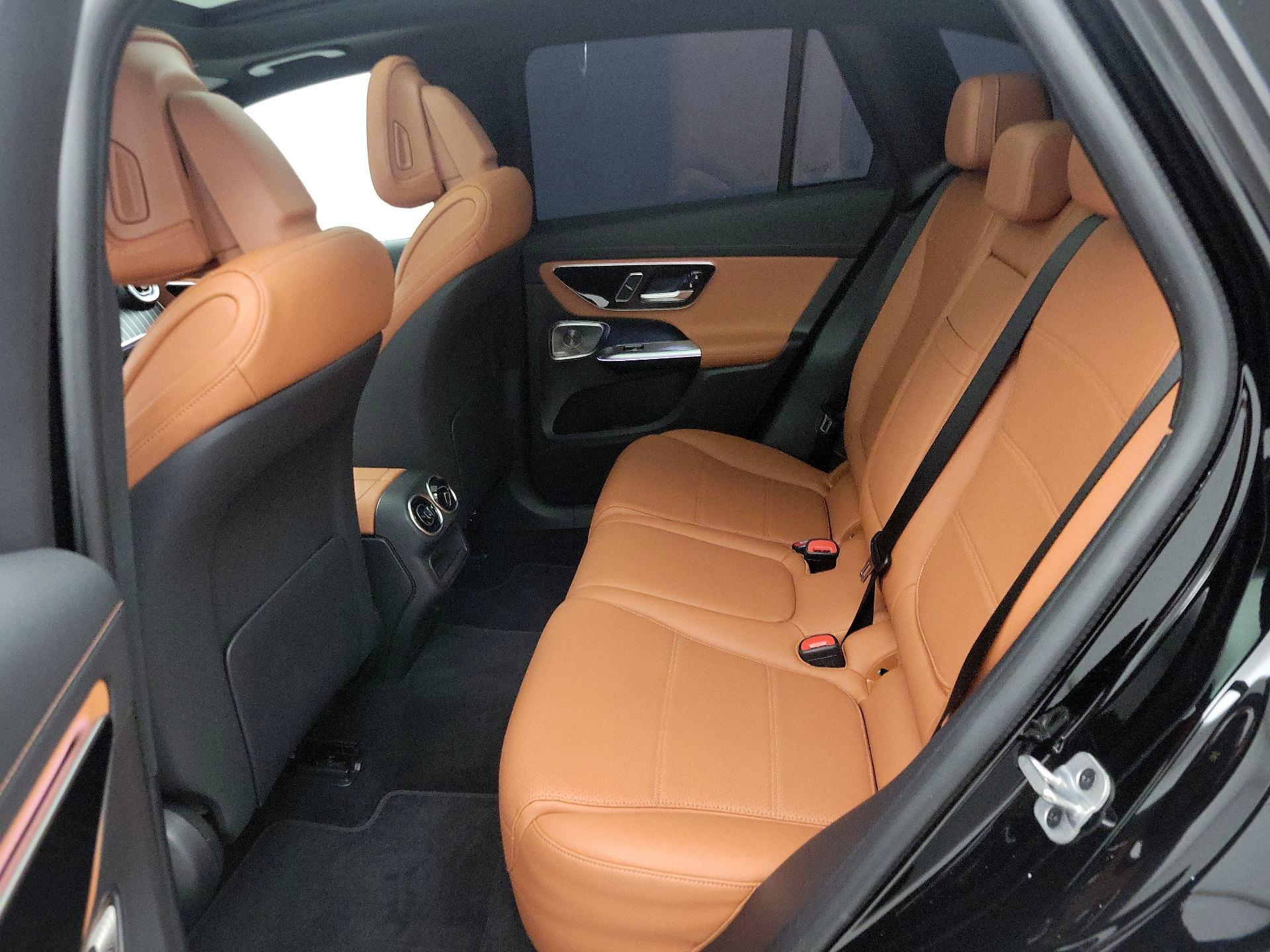 Thumbnail: 2023 Mercedes-Benz GLC - 20