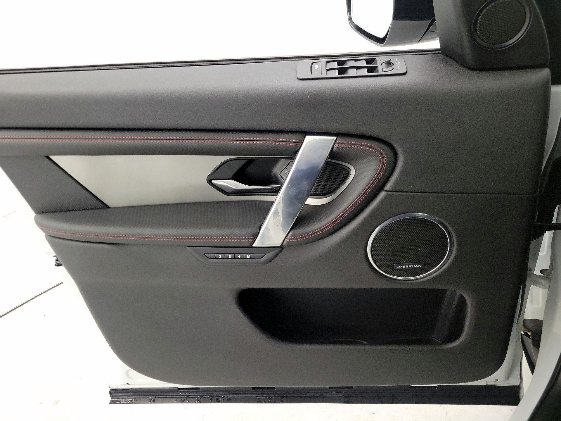 Thumbnail: 2021 Land Rover Discovery Sport - 12