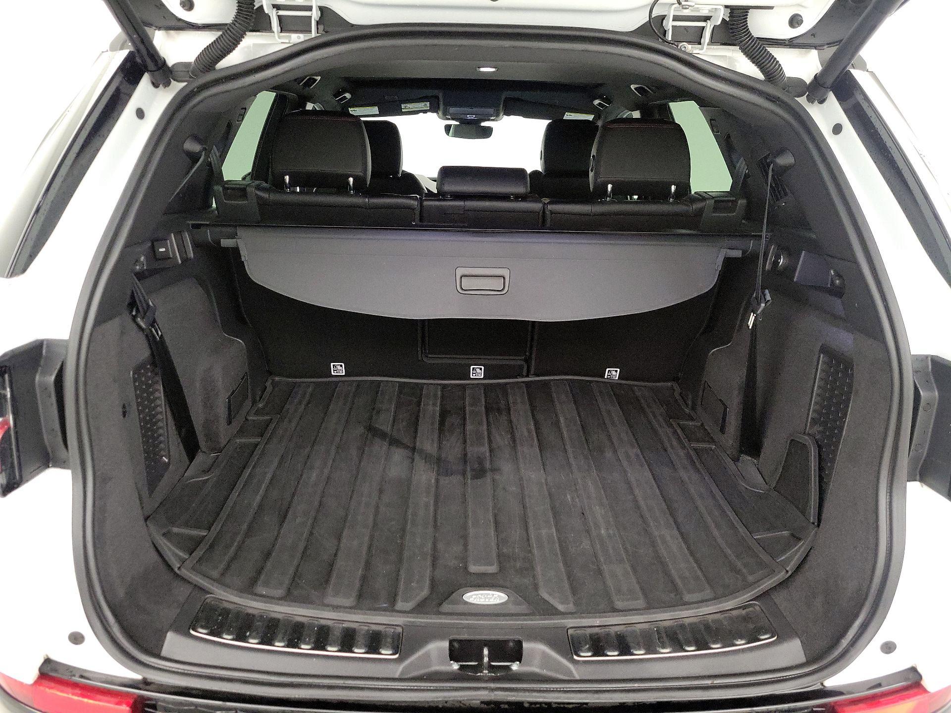 Thumbnail: 2021 Land Rover Discovery Sport - 19