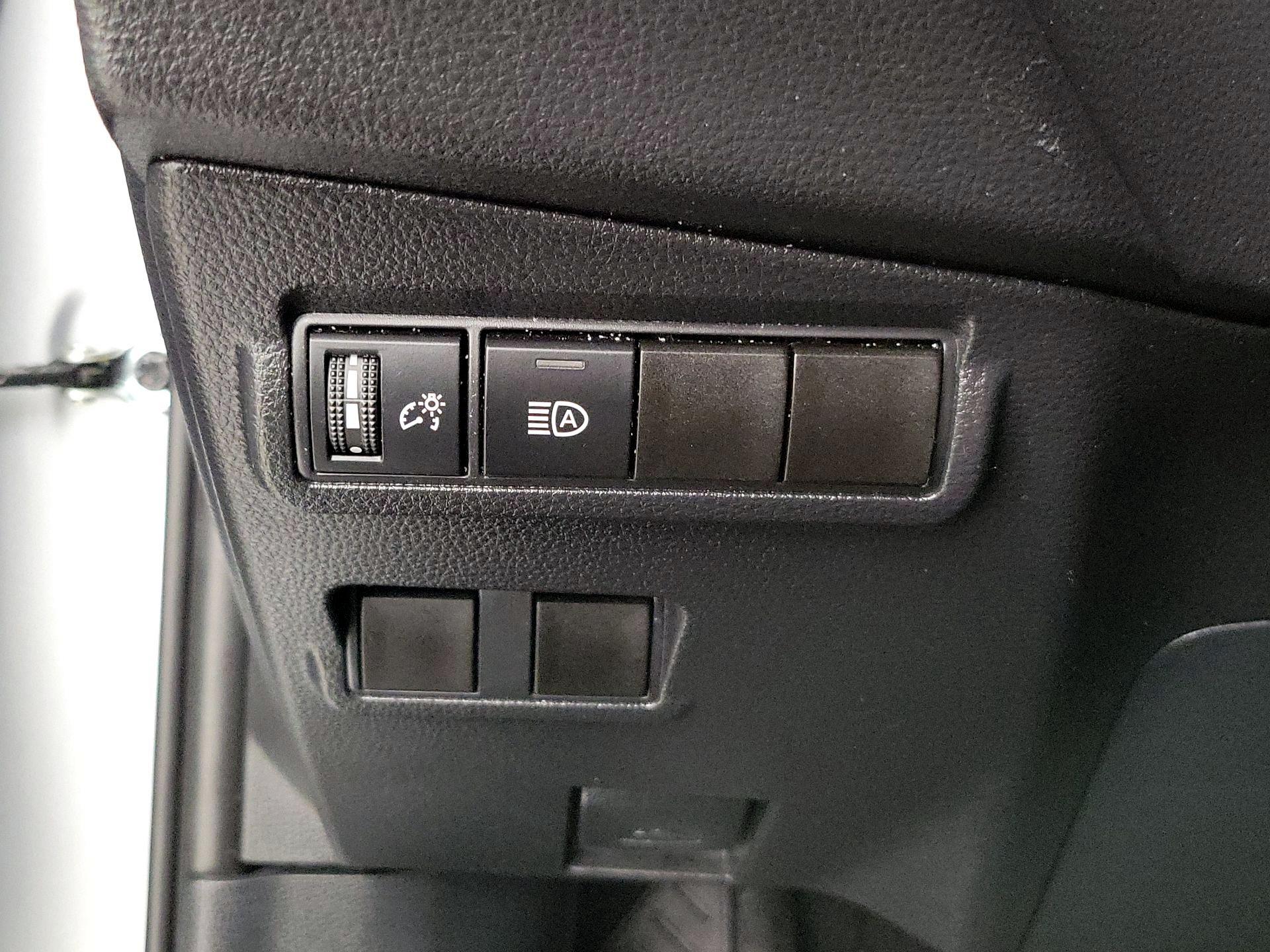 Thumbnail: 2025 Toyota Corolla Cross - 13