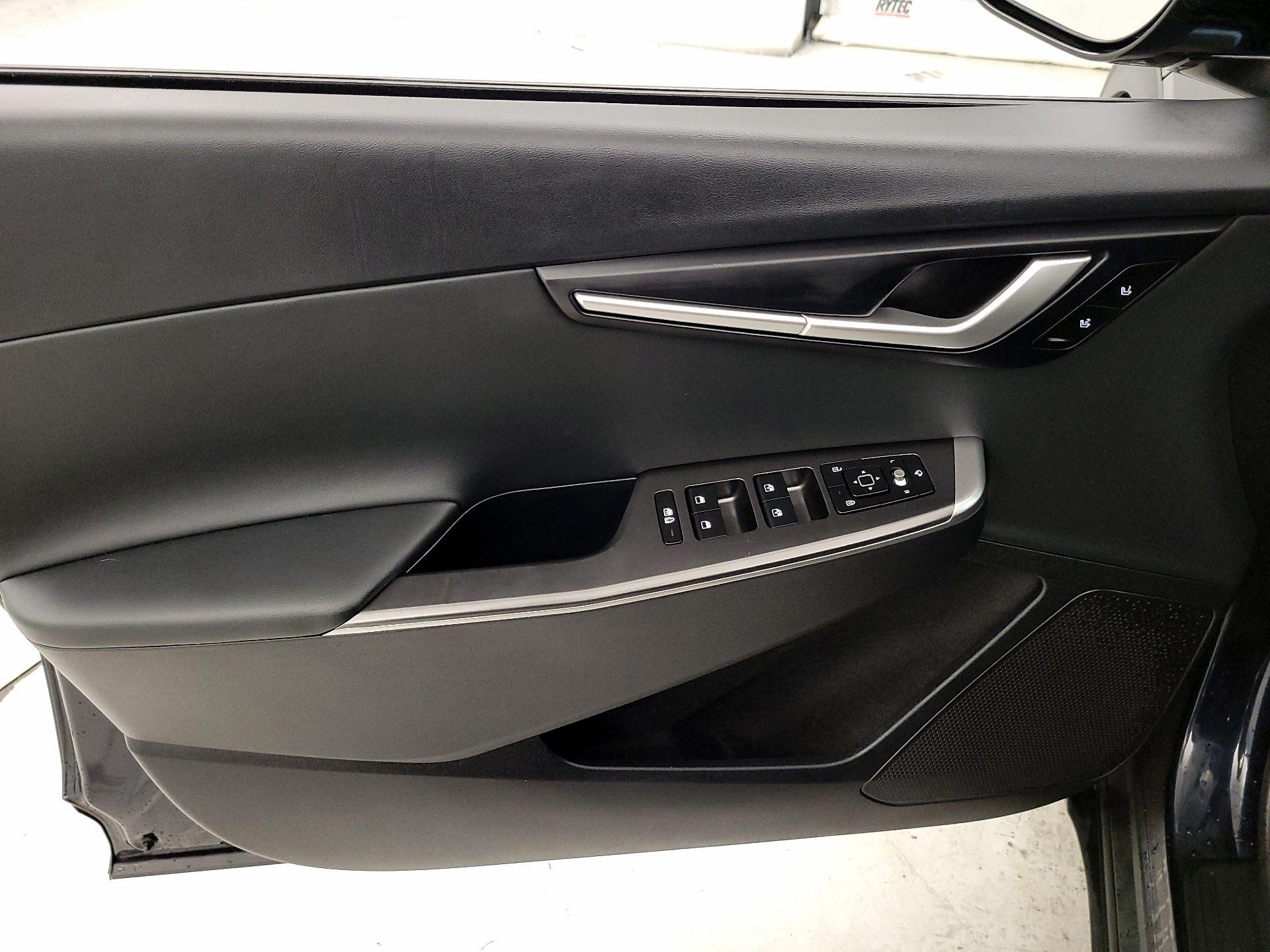 Thumbnail: 2023 Kia EV6 - 12