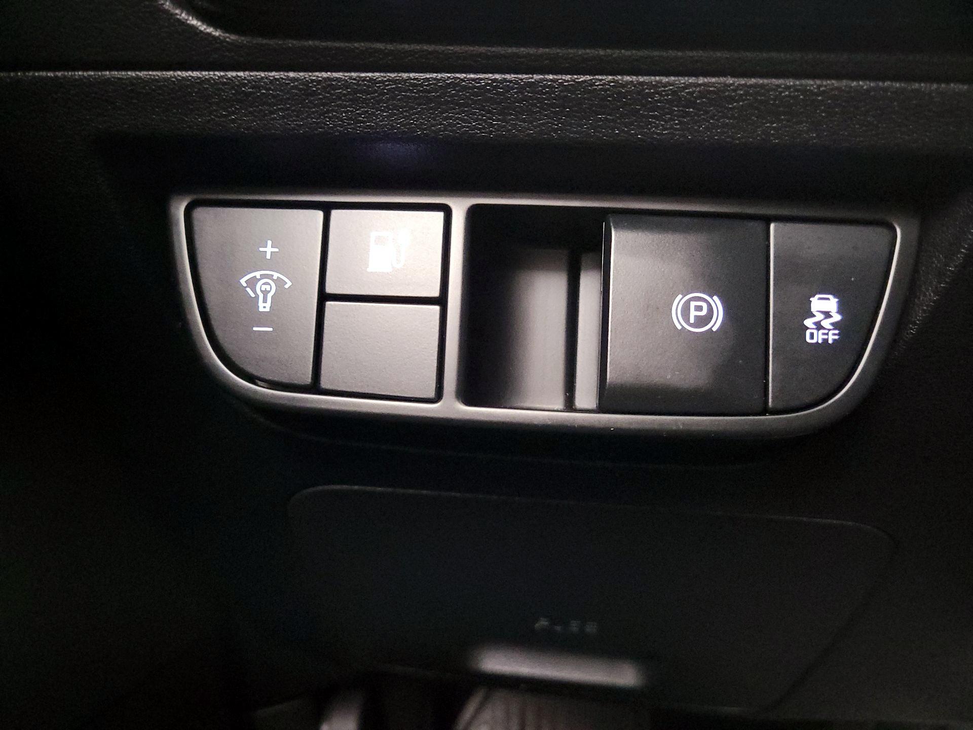 Thumbnail: 2023 Kia EV6 - 13