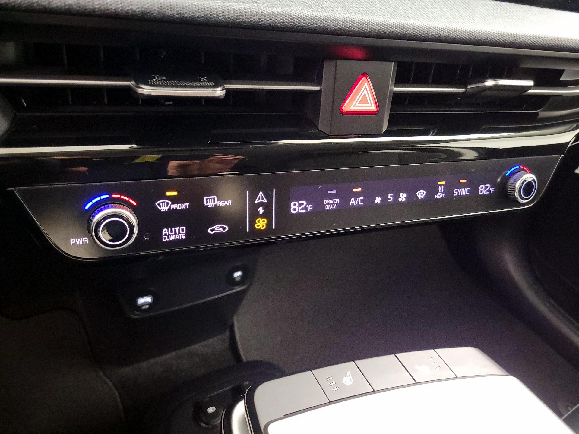 Thumbnail: 2023 Kia EV6 - 17