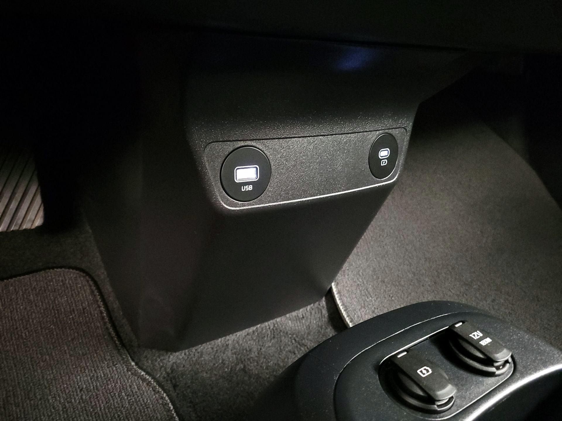 Thumbnail: 2023 Kia EV6 - 19