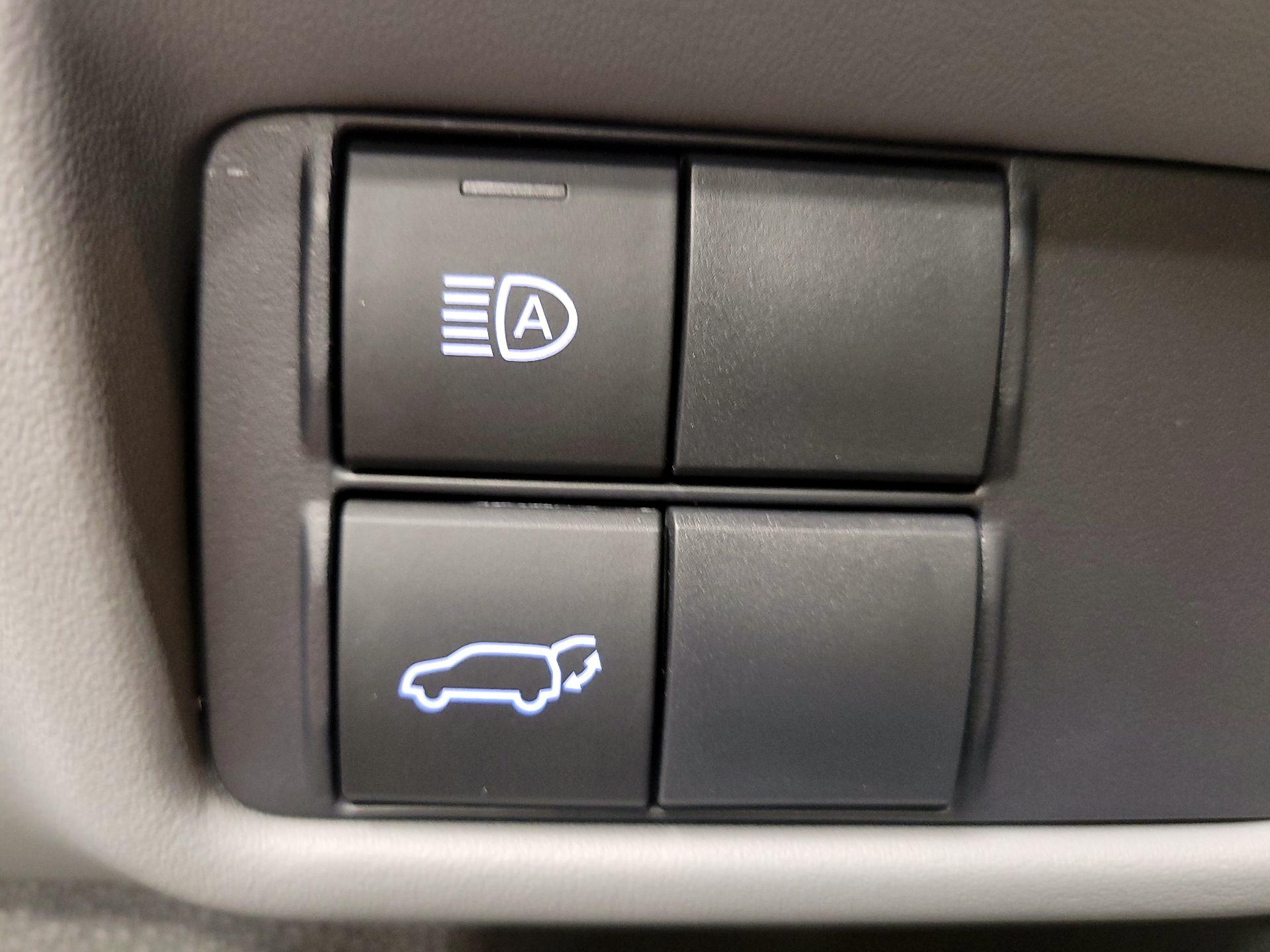 Thumbnail: 2021 Toyota Highlander - 13