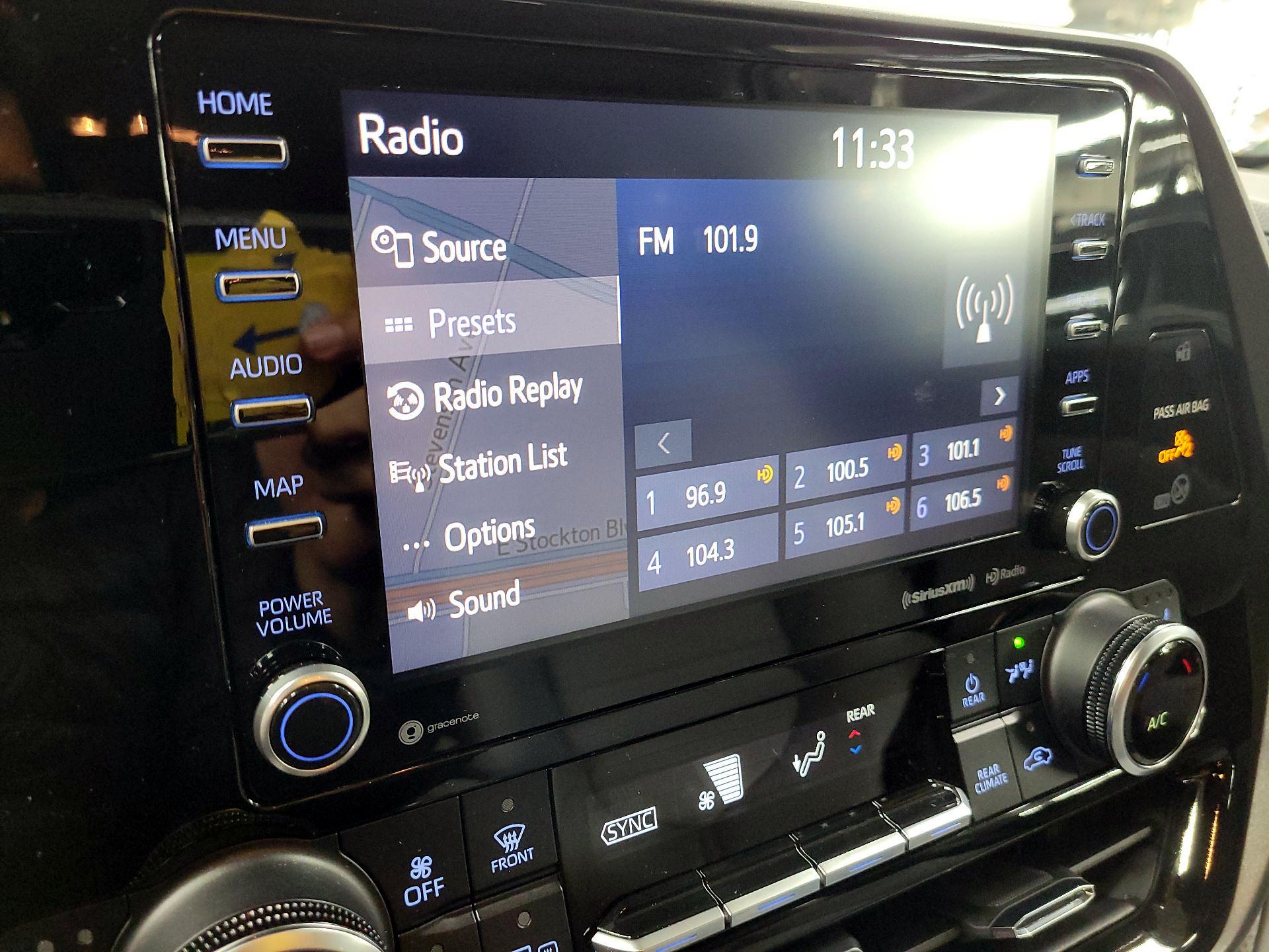 Thumbnail: 2021 Toyota Highlander - 15