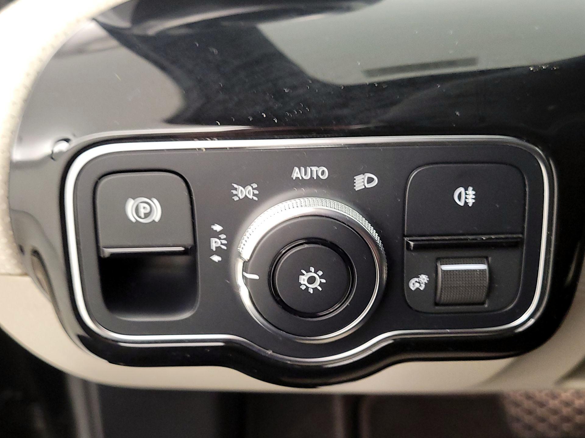 Thumbnail: 2019 Mercedes-Benz A-Class - 11