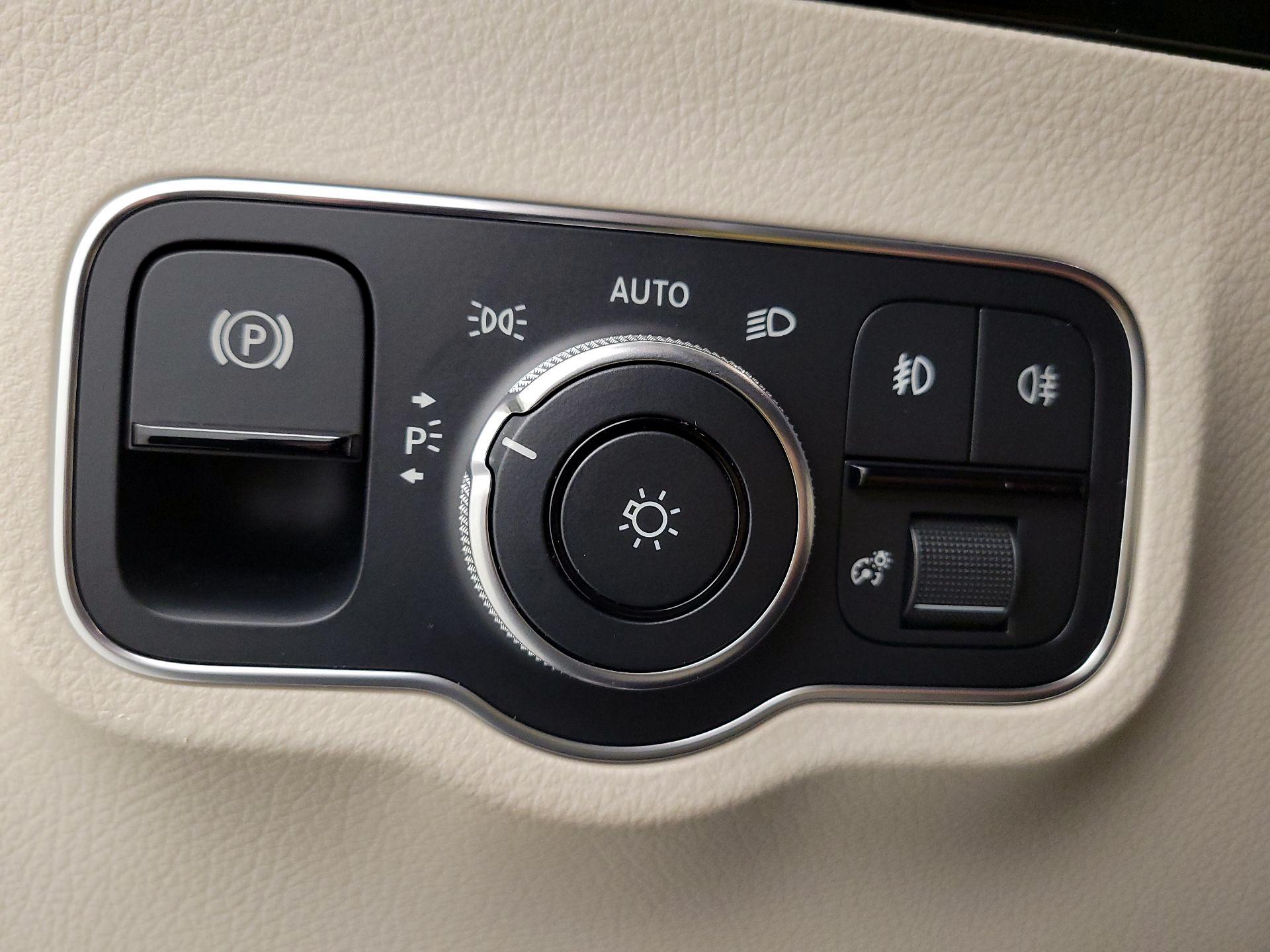 Thumbnail: 2022 Mercedes-Benz GLA - 13