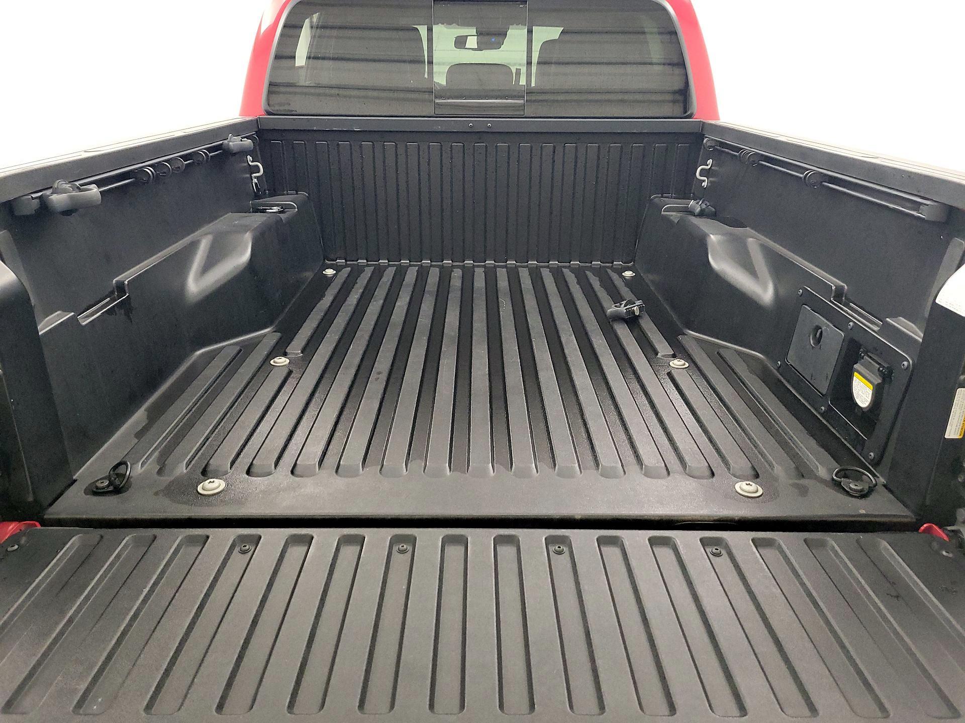 Thumbnail: 2021 Toyota Tacoma - 19