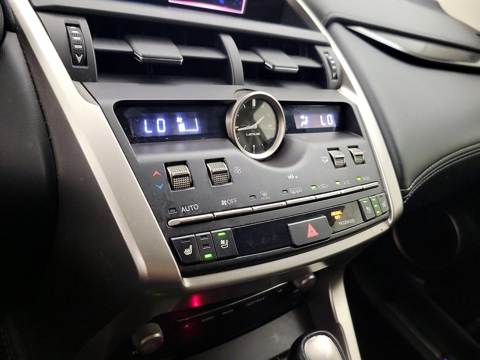 2020 Lexus NX 300 - Photo 17