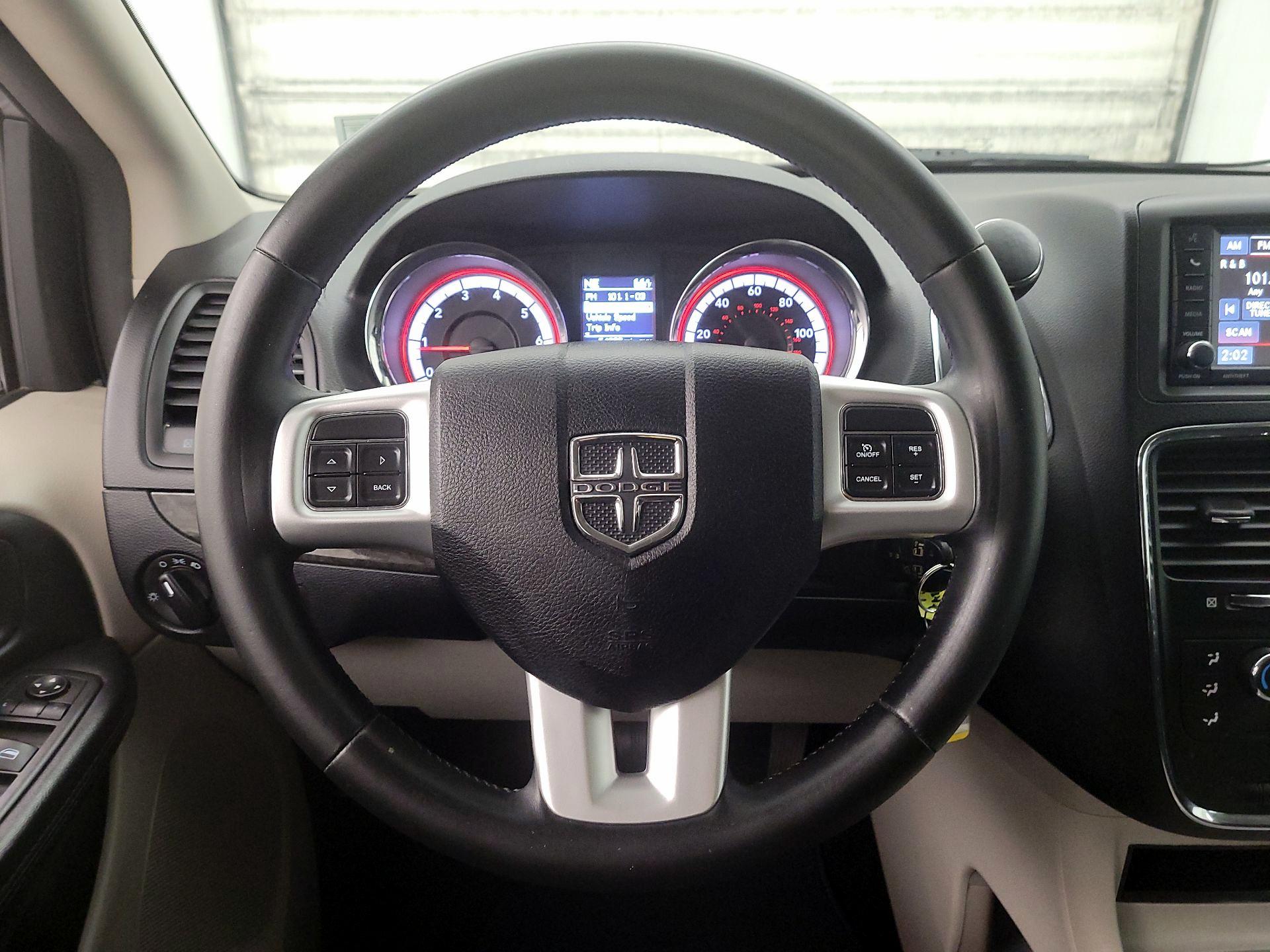 Thumbnail: 2015 Dodge Grand Caravan - 10