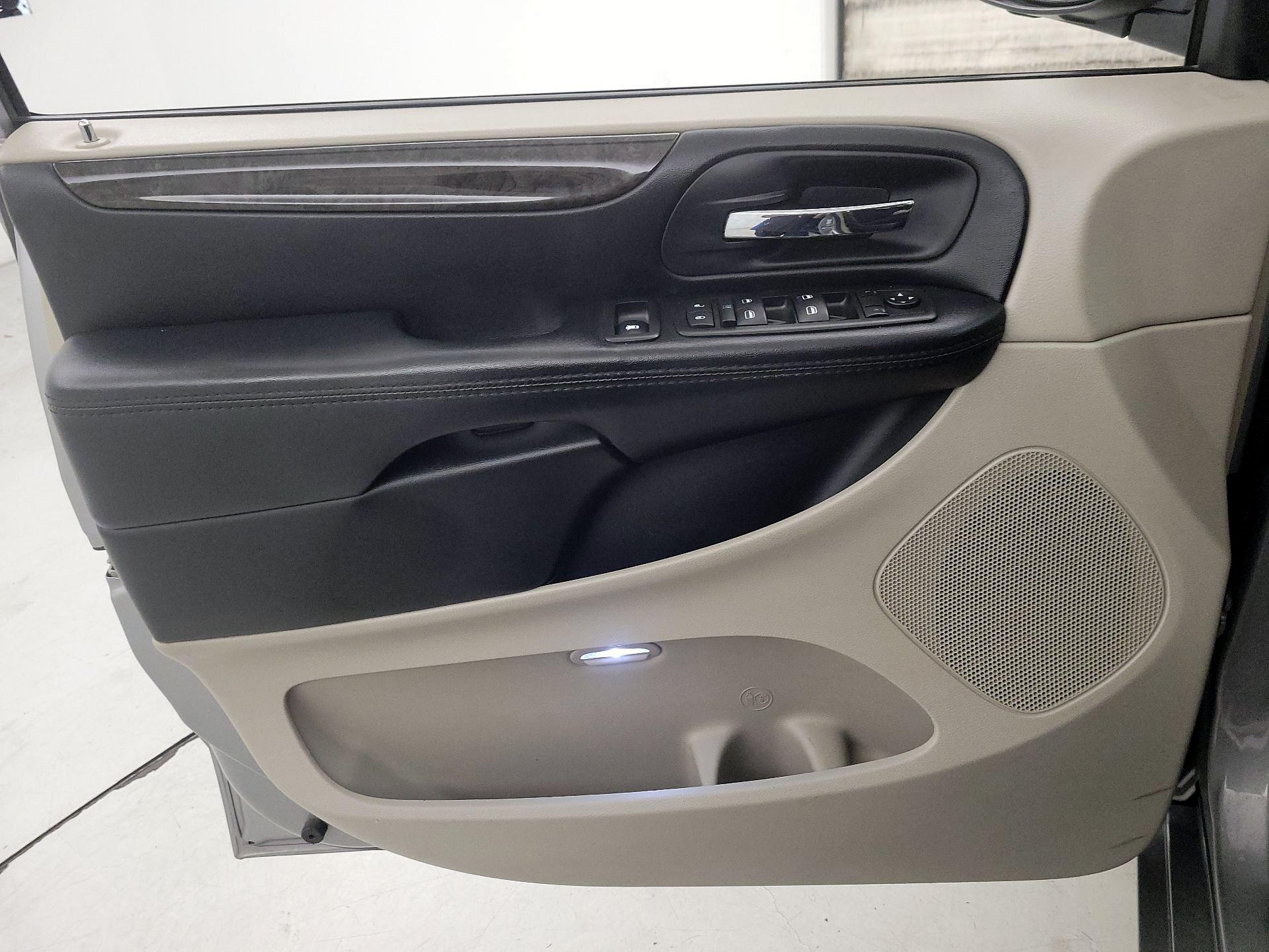 Thumbnail: 2015 Dodge Grand Caravan - 12