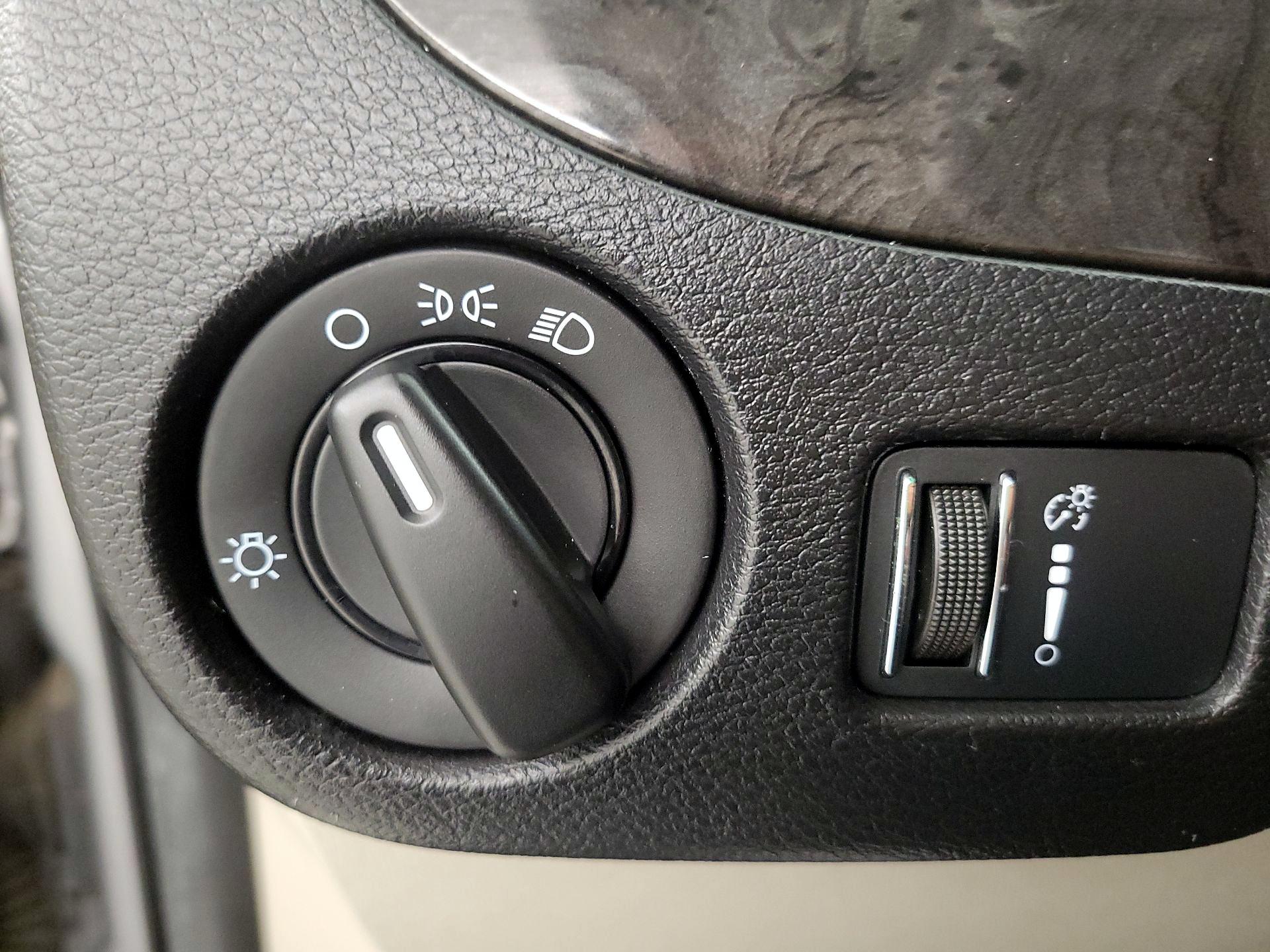 Thumbnail: 2015 Dodge Grand Caravan - 13