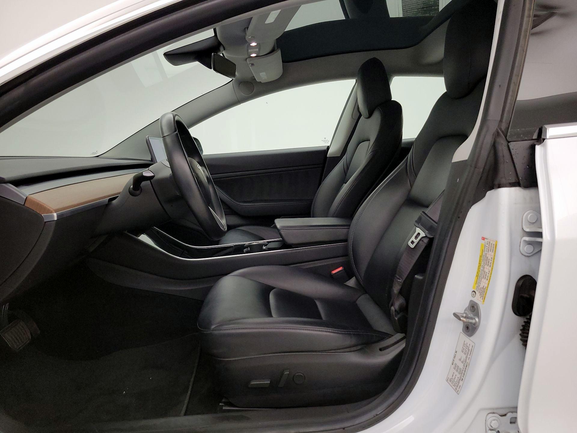 Thumbnail: 2019 Tesla Model 3 - 11