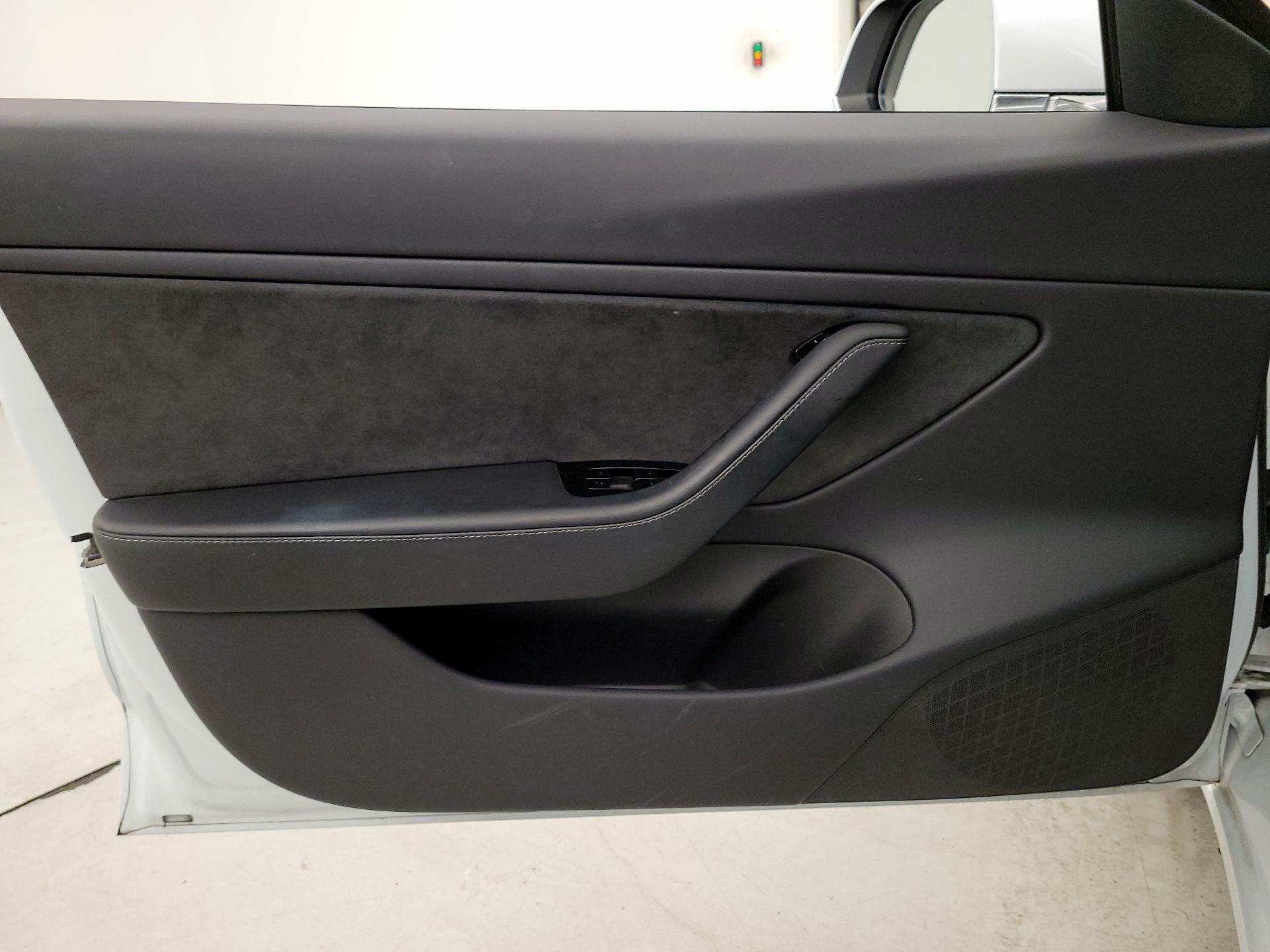 Thumbnail: 2019 Tesla Model 3 - 12