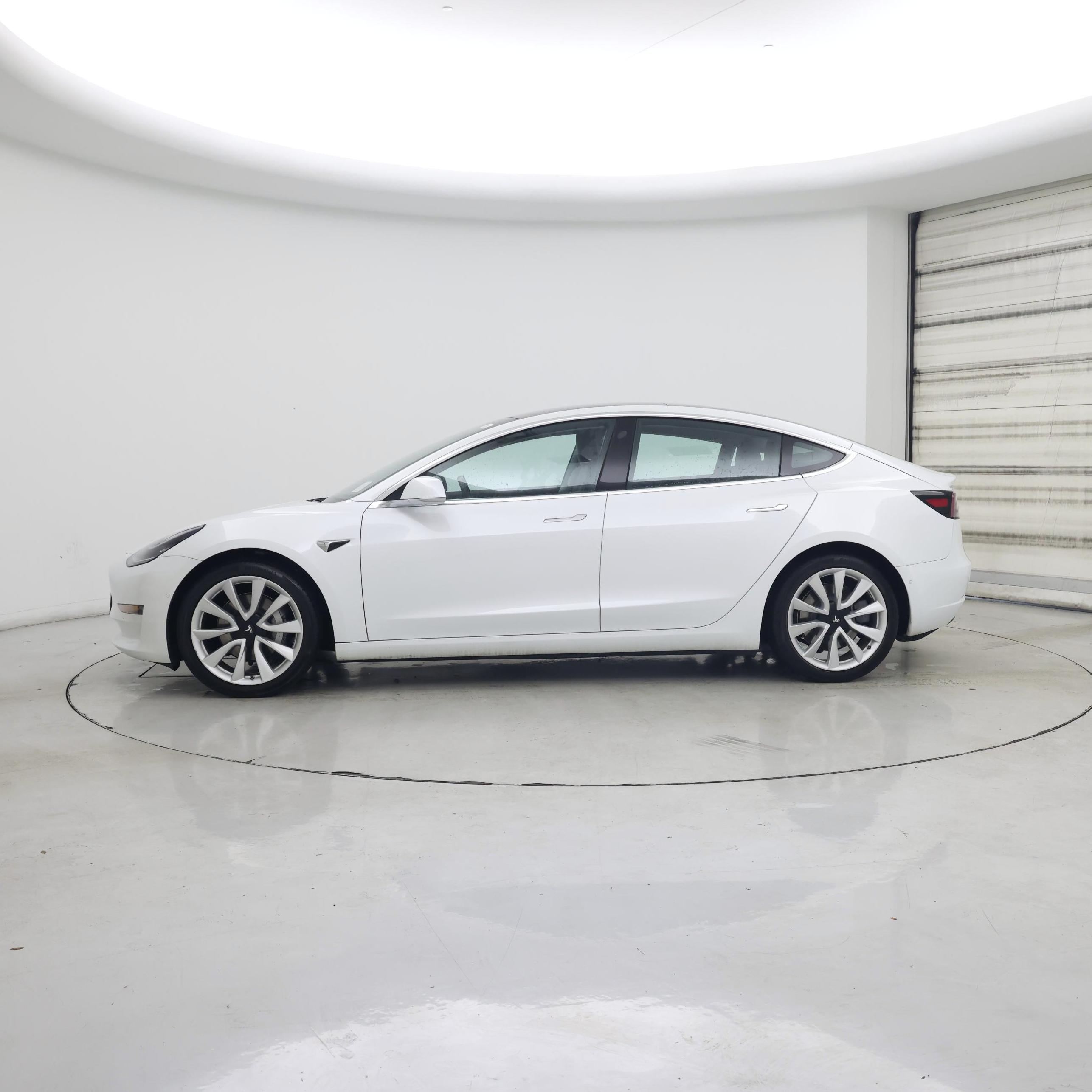 Thumbnail: 2019 Tesla Model 3 - 3