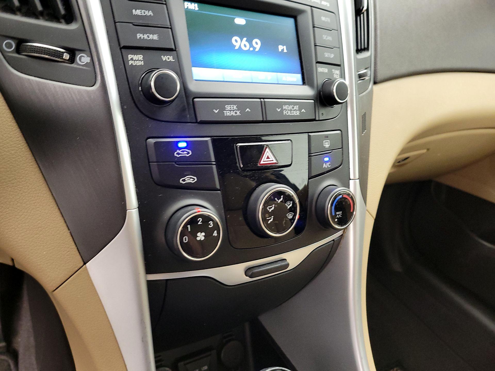 Thumbnail: 2014 Hyundai Sonata - 15