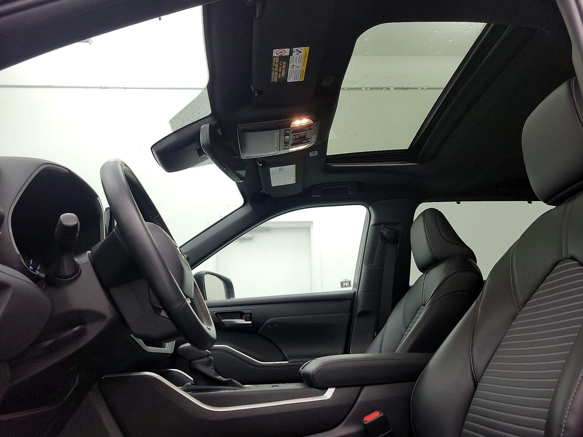 Thumbnail: 2024 Toyota Highlander - 20