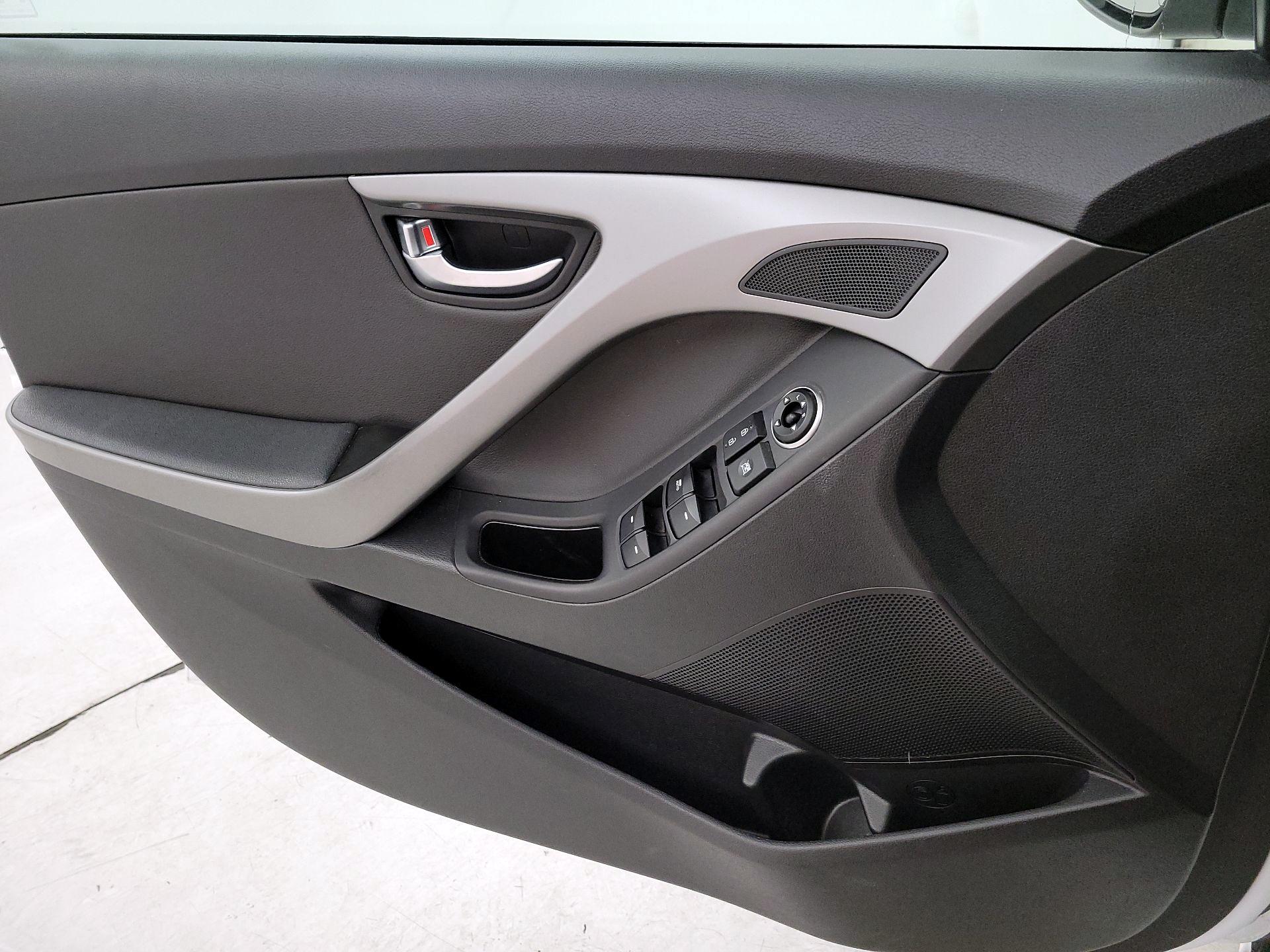 Thumbnail: 2014 Hyundai Elantra - 12