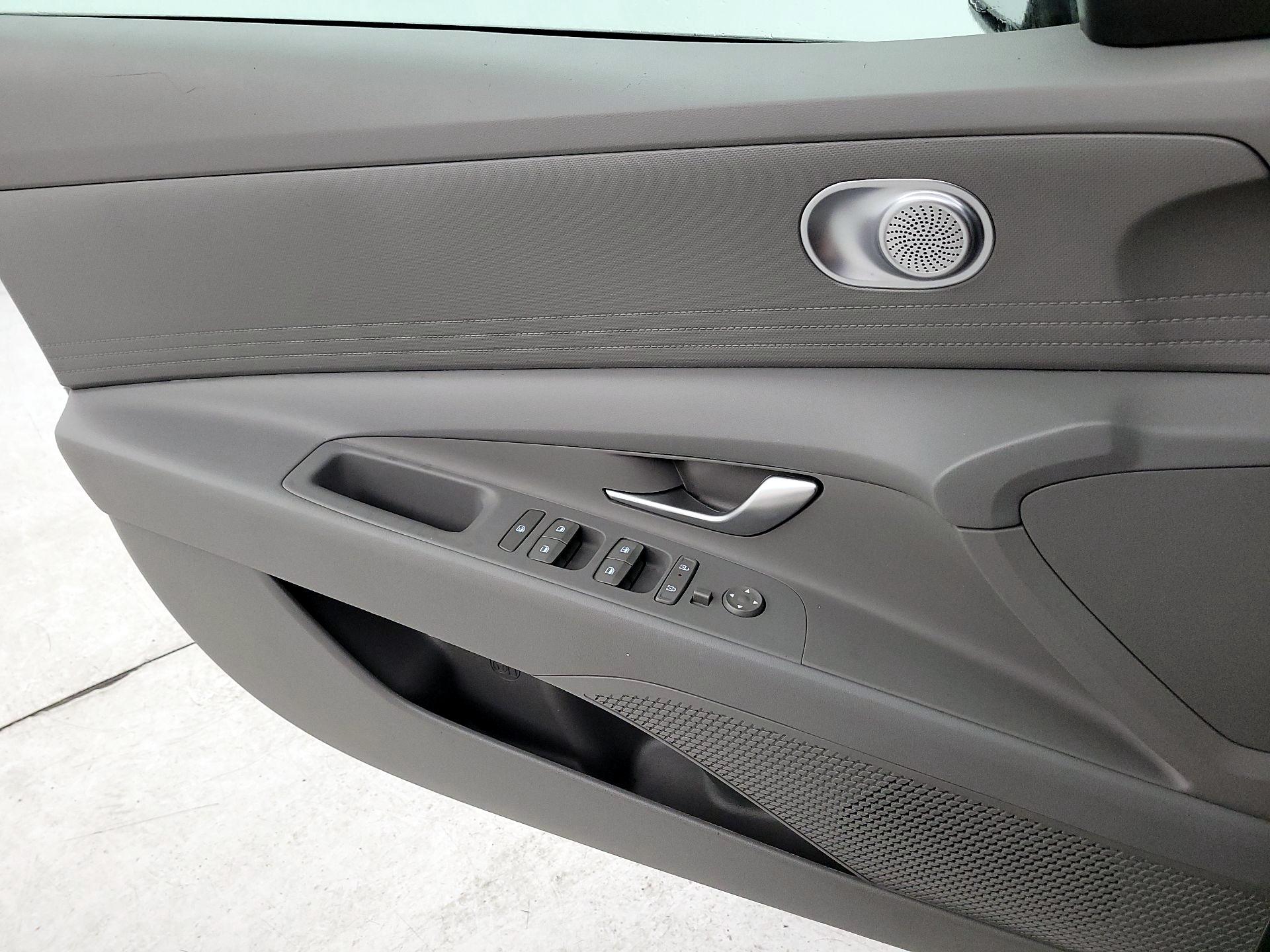 Thumbnail: 2024 Hyundai Elantra - 12