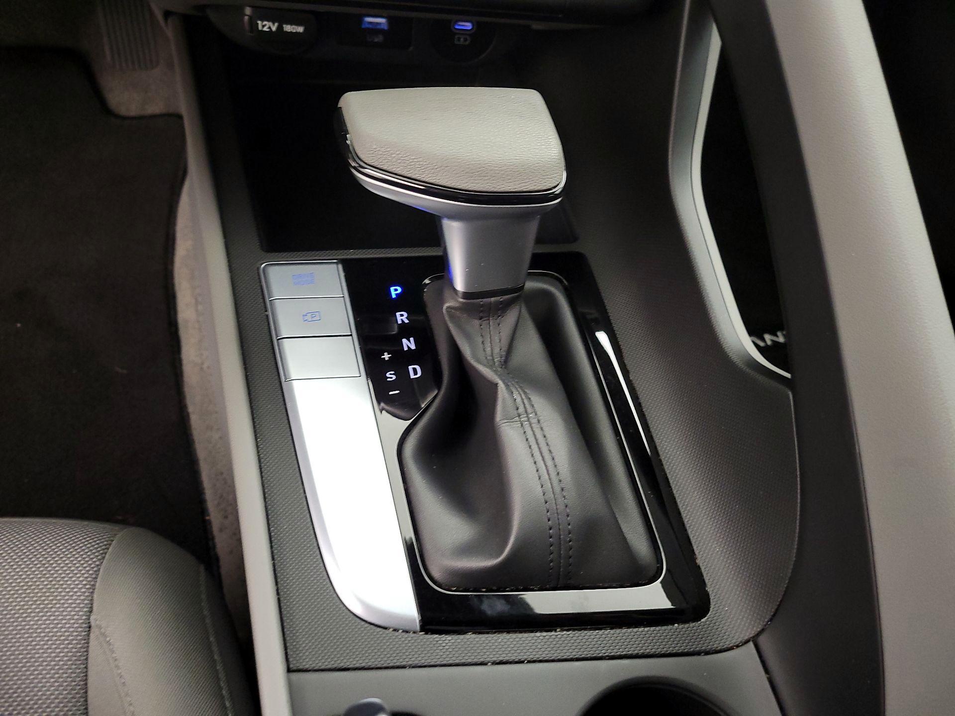 Thumbnail: 2024 Hyundai Elantra - 16