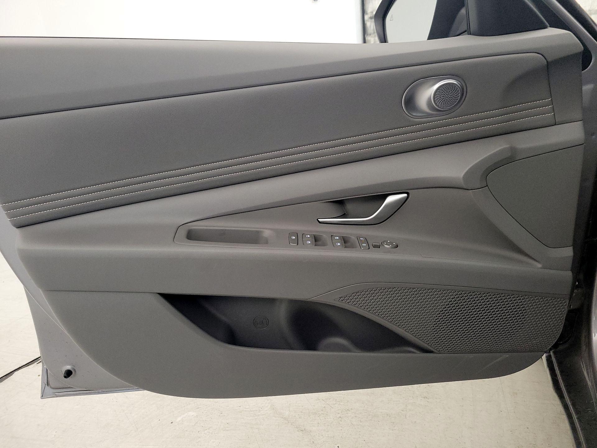 Thumbnail: 2025 Hyundai Elantra - 12