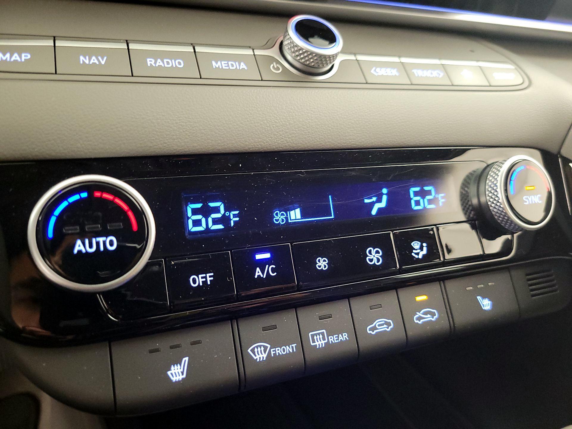 Thumbnail: 2025 Hyundai Elantra - 16