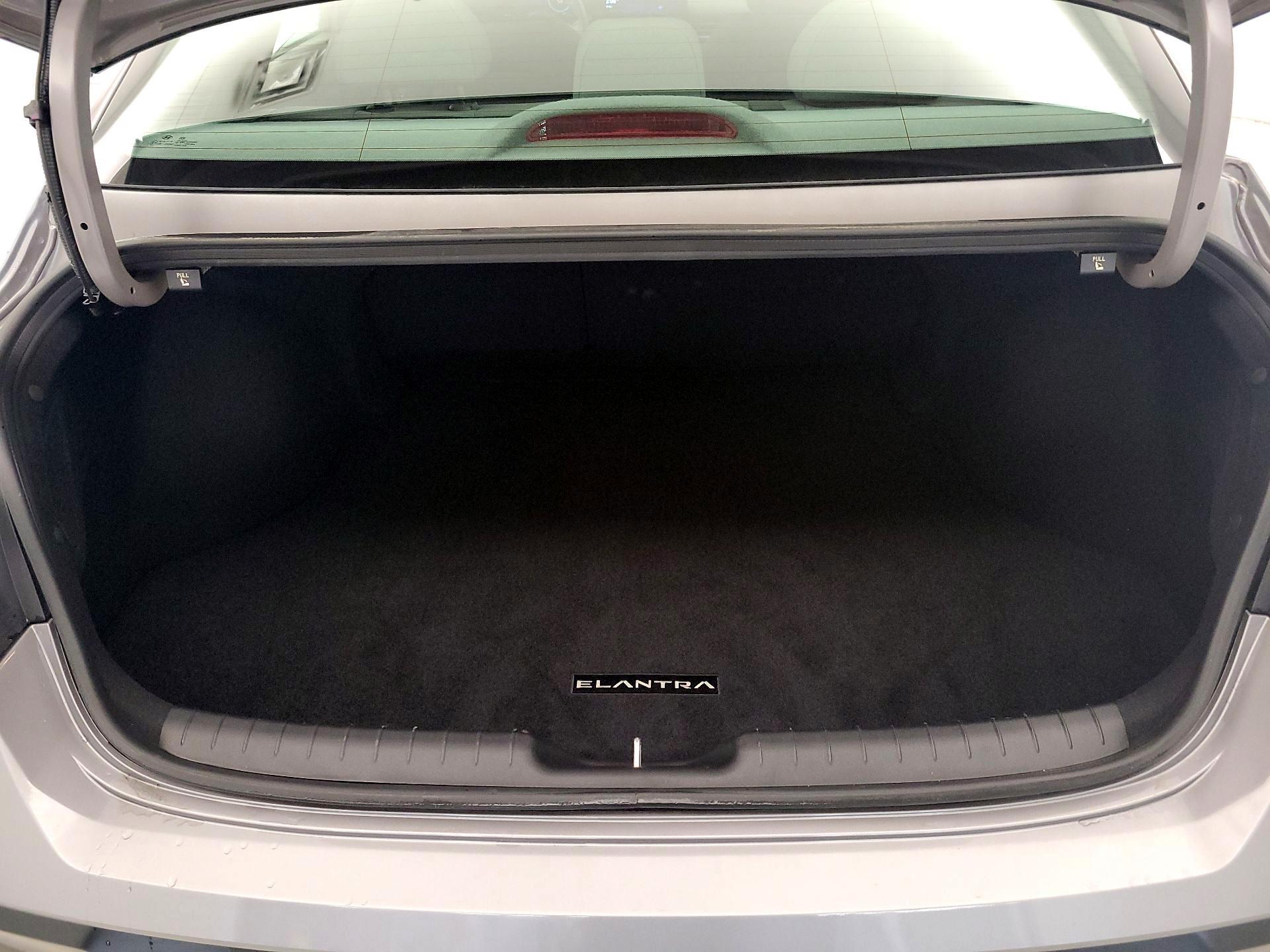 Thumbnail: 2025 Hyundai Elantra - 19