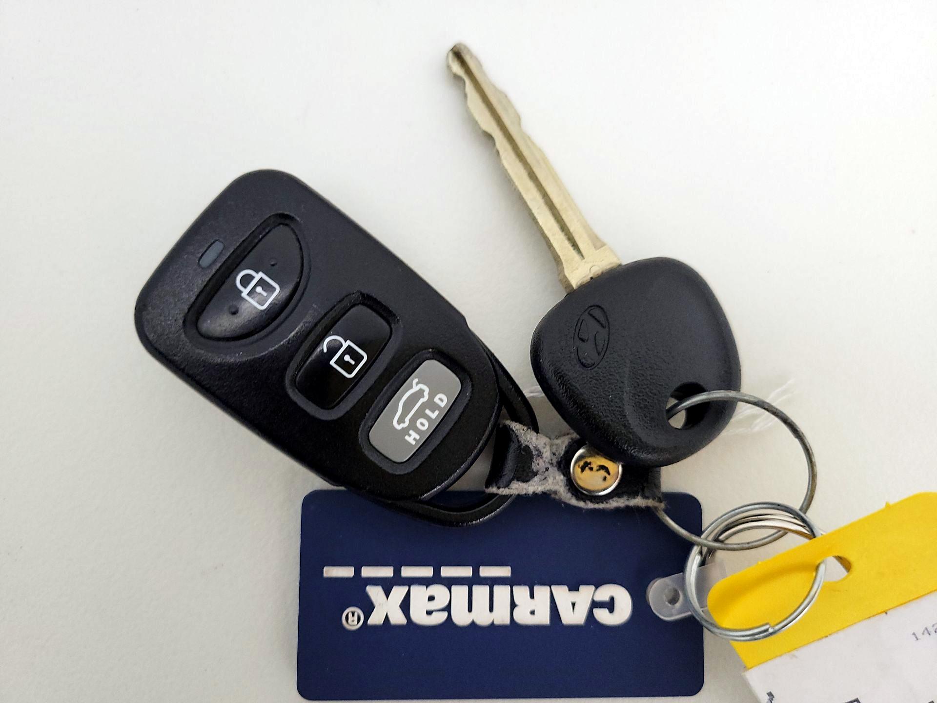 Thumbnail: 2017 Hyundai Elantra - 19