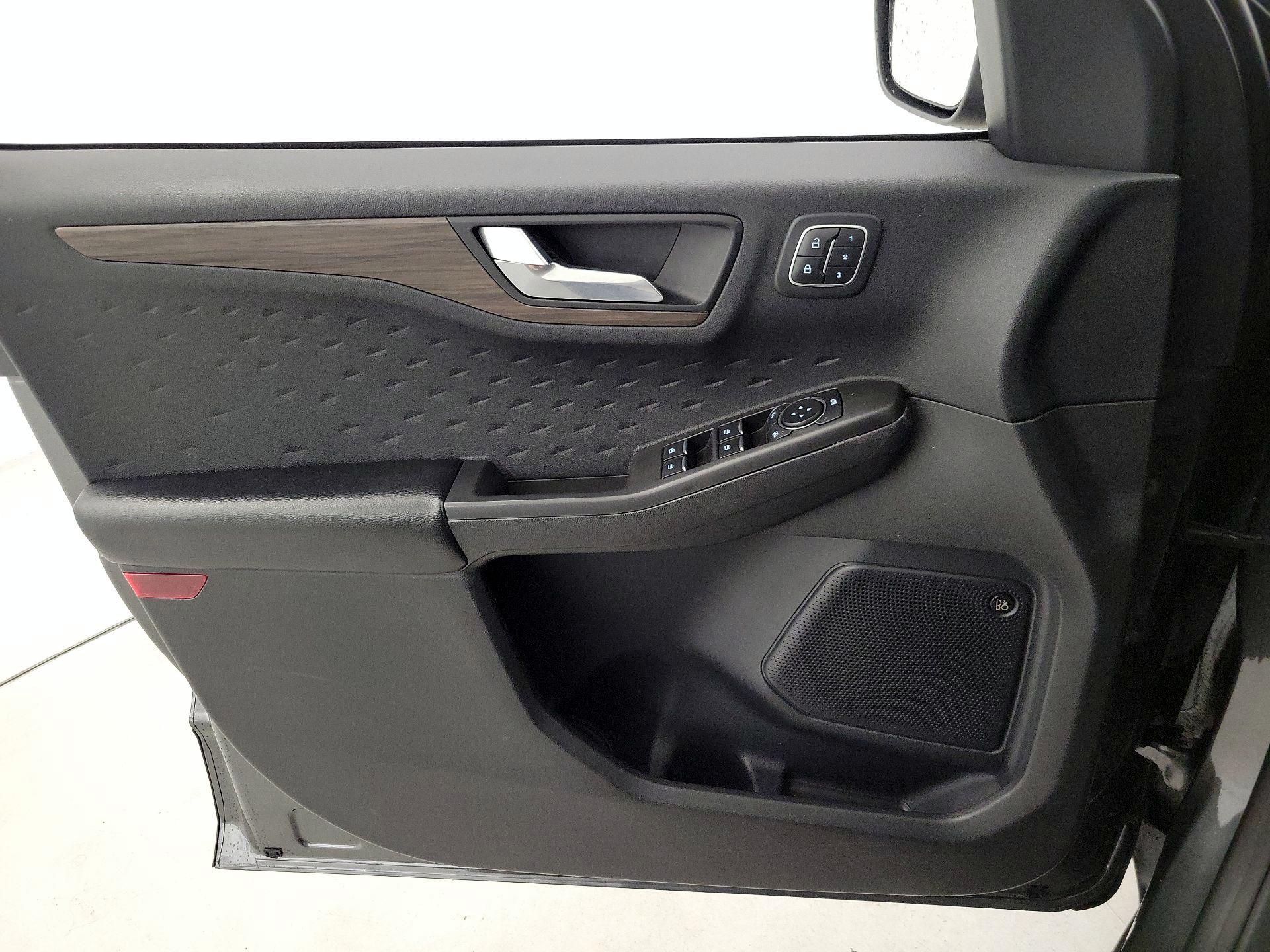 Thumbnail: 2020 Ford Escape - 12