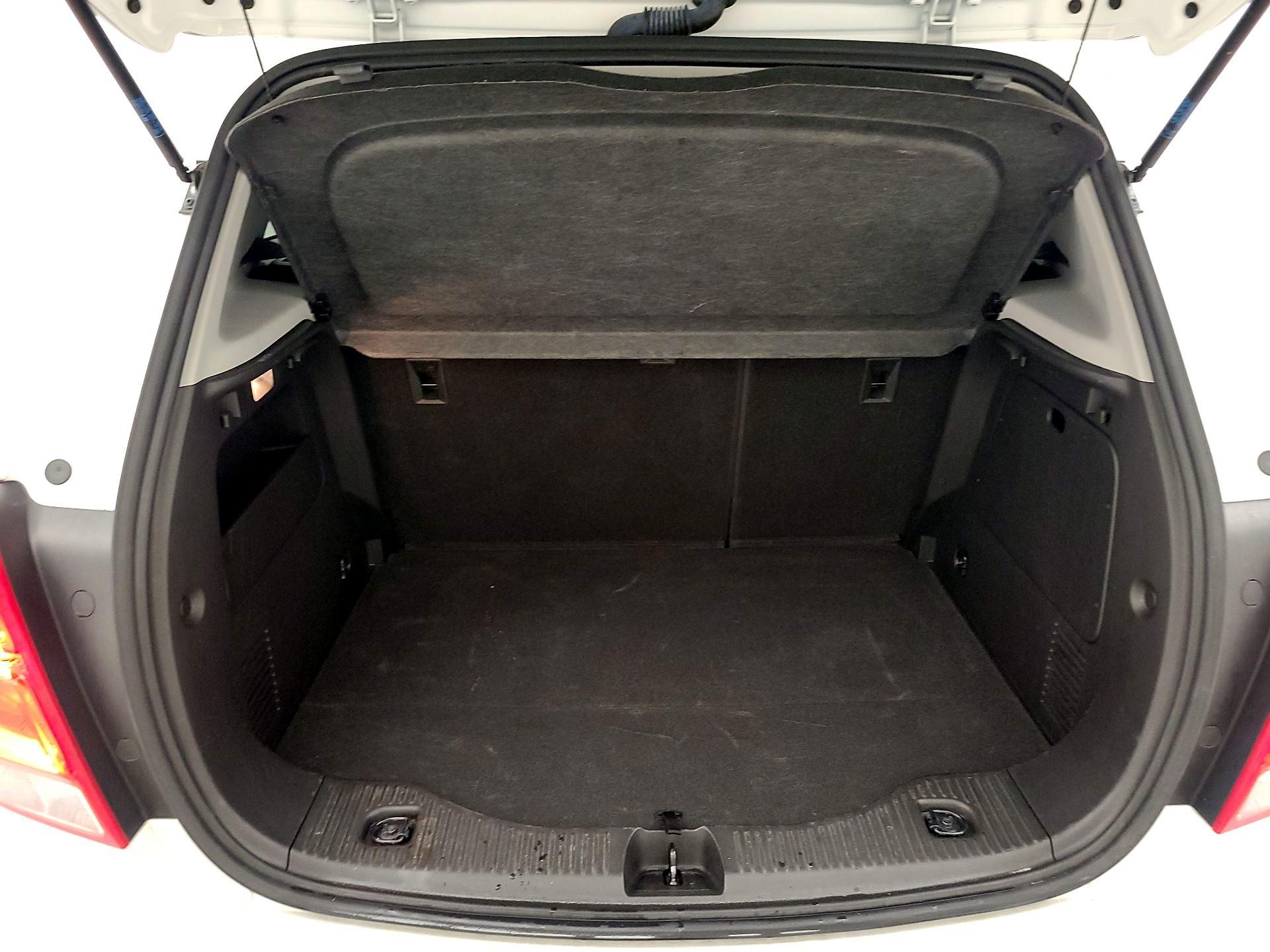 Thumbnail: 2018 Chevrolet Trax - 17