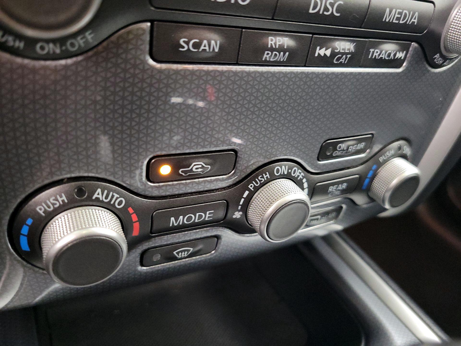 Thumbnail: 2020 Nissan Pathfinder - 15