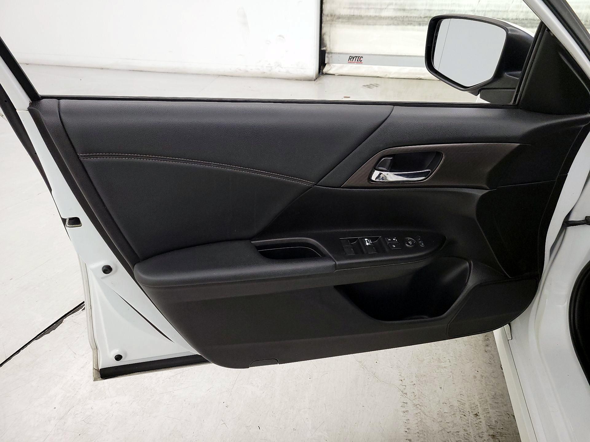 Thumbnail: 2016 Honda Accord - 12