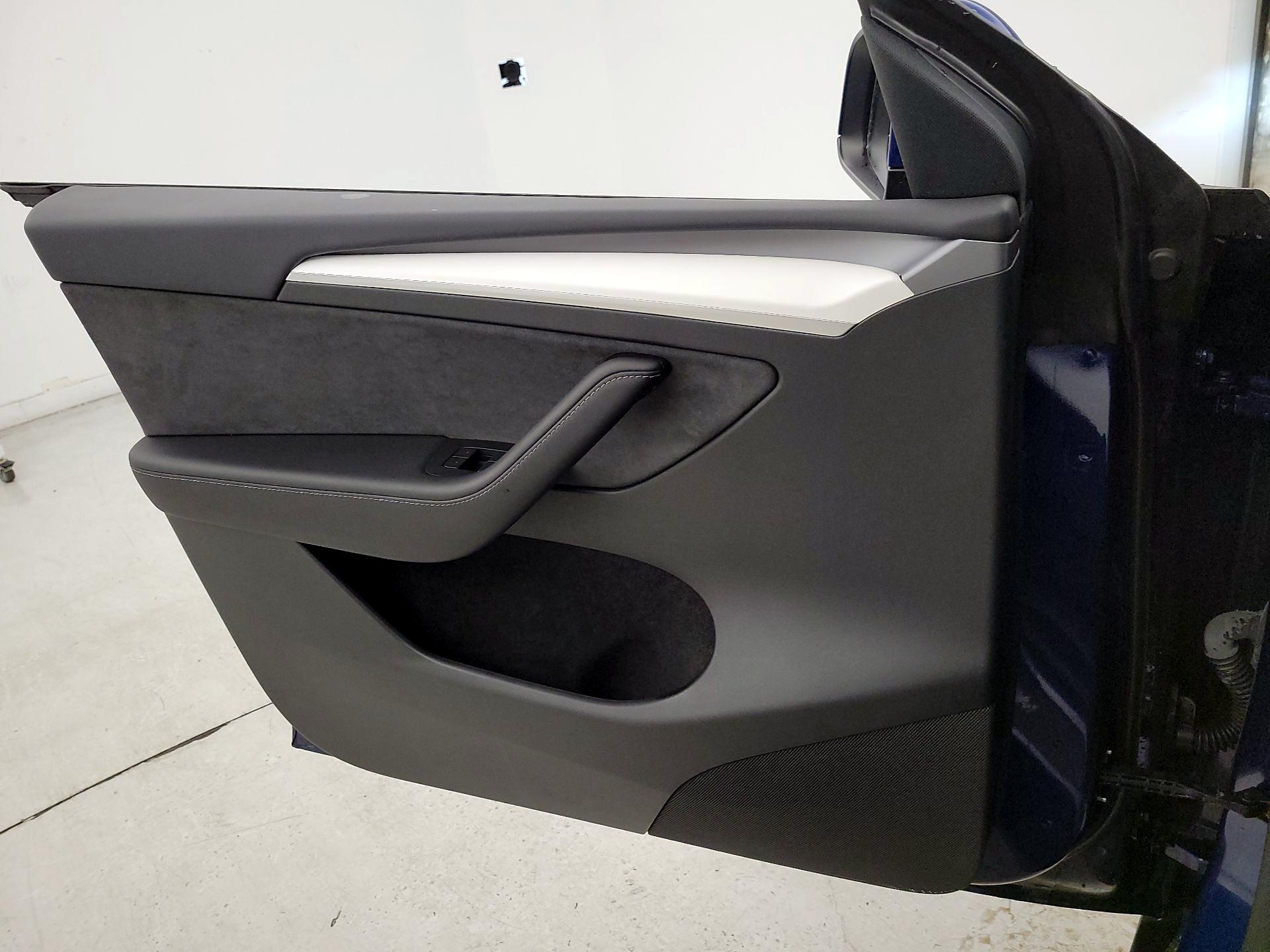 Thumbnail: 2023 Tesla Model Y - 12