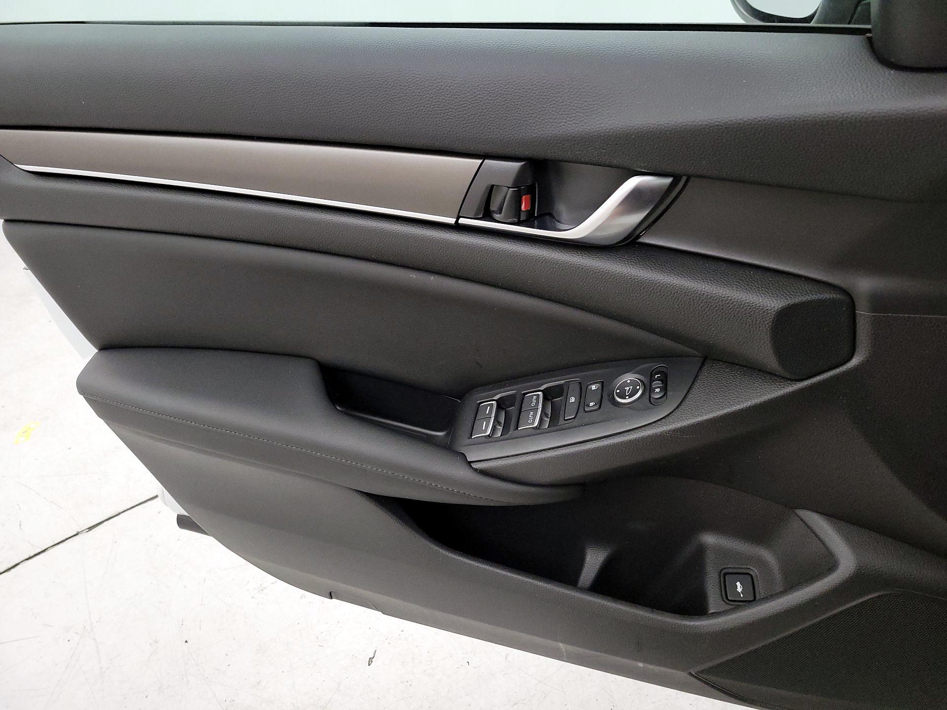 Thumbnail: 2019 Honda Accord - 12