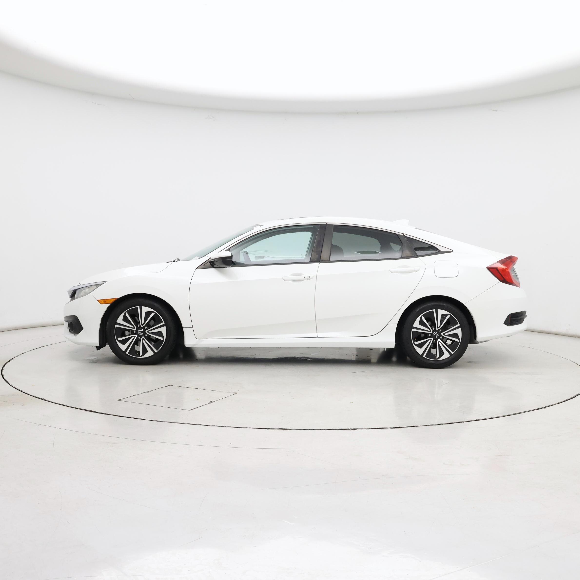 Thumbnail: 2016 Honda Civic - 3