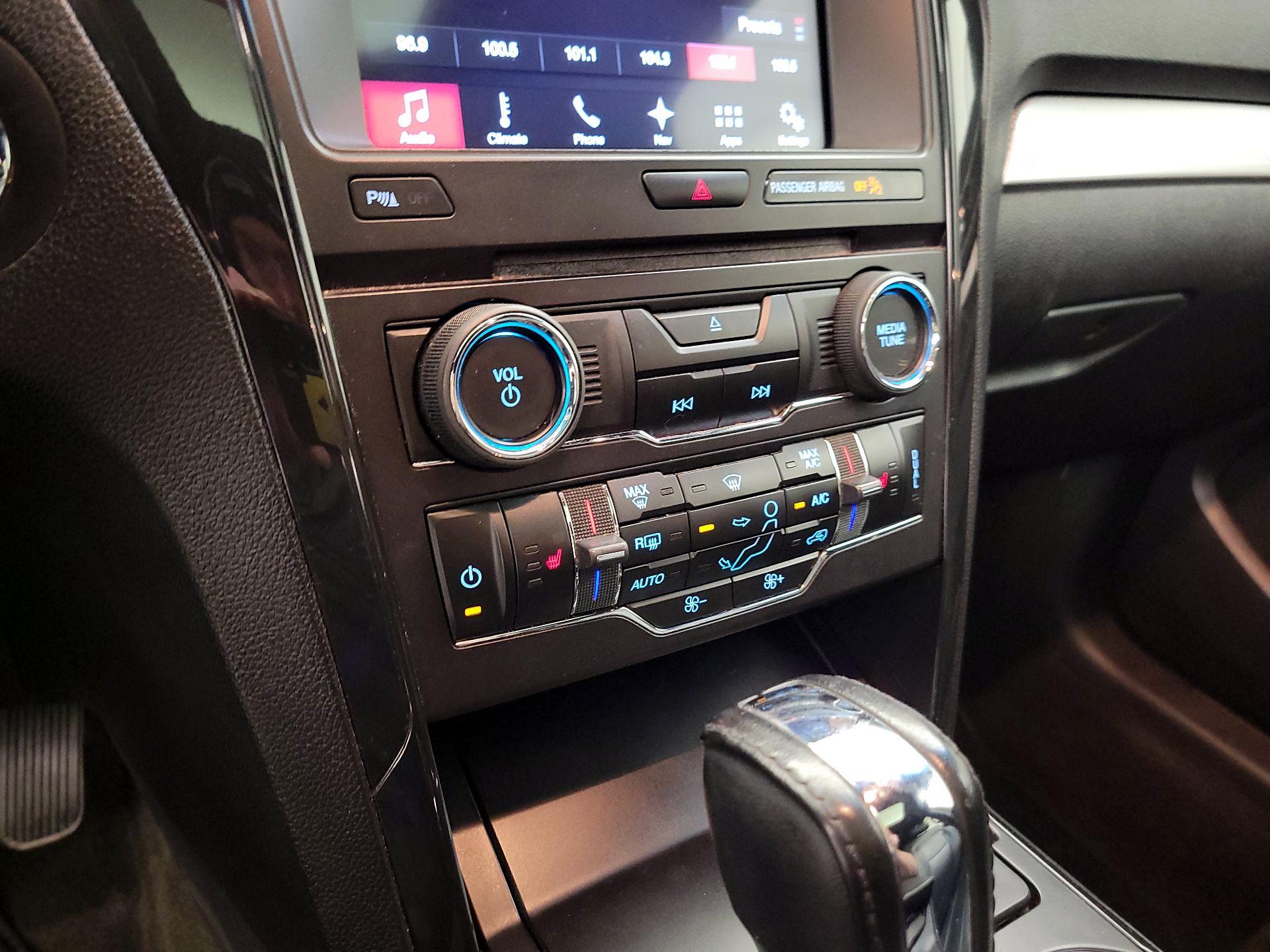 Thumbnail: 2017 Ford Explorer - 15