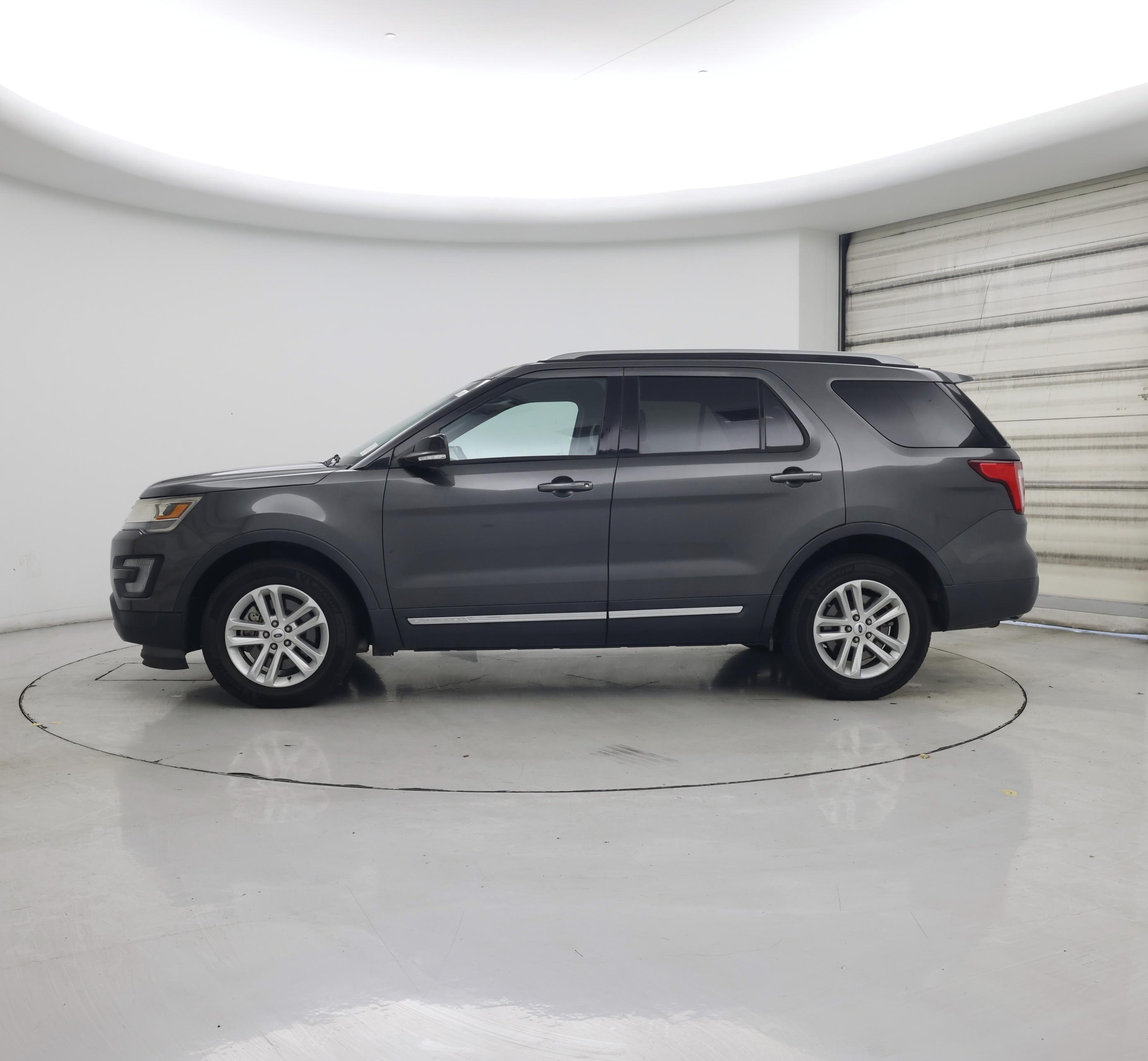 Thumbnail: 2017 Ford Explorer - 3