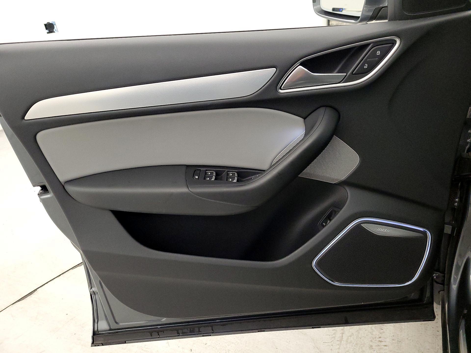 Thumbnail: 2017 Audi Q3 - 12