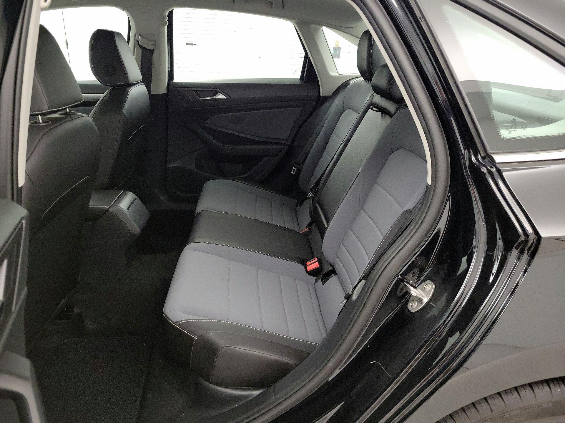 Thumbnail: 2025 Volkswagen Jetta - 18