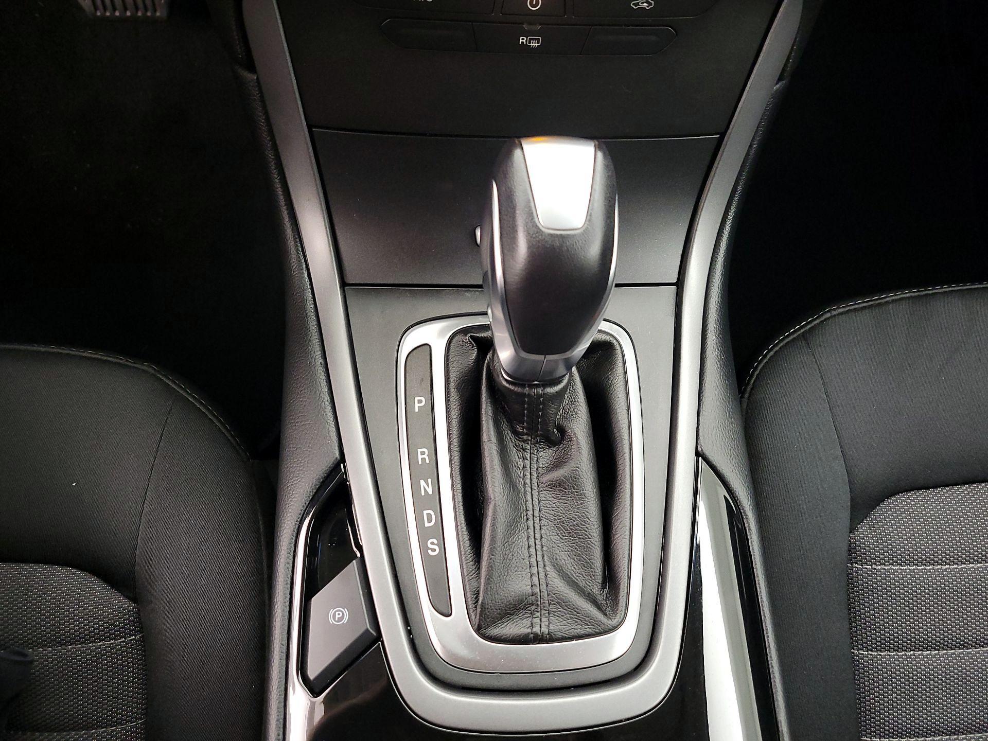 Thumbnail: 2017 Ford Edge - 16