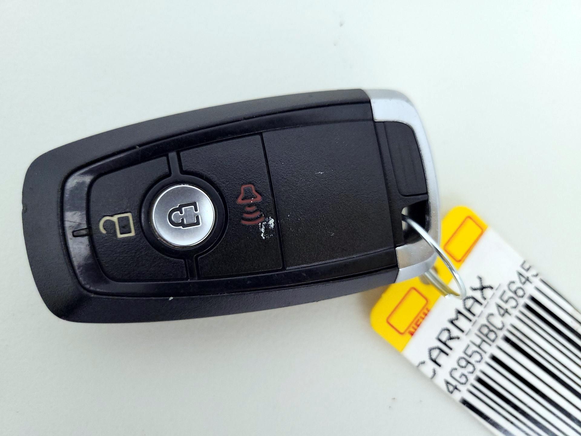 Thumbnail: 2017 Ford Edge - 20